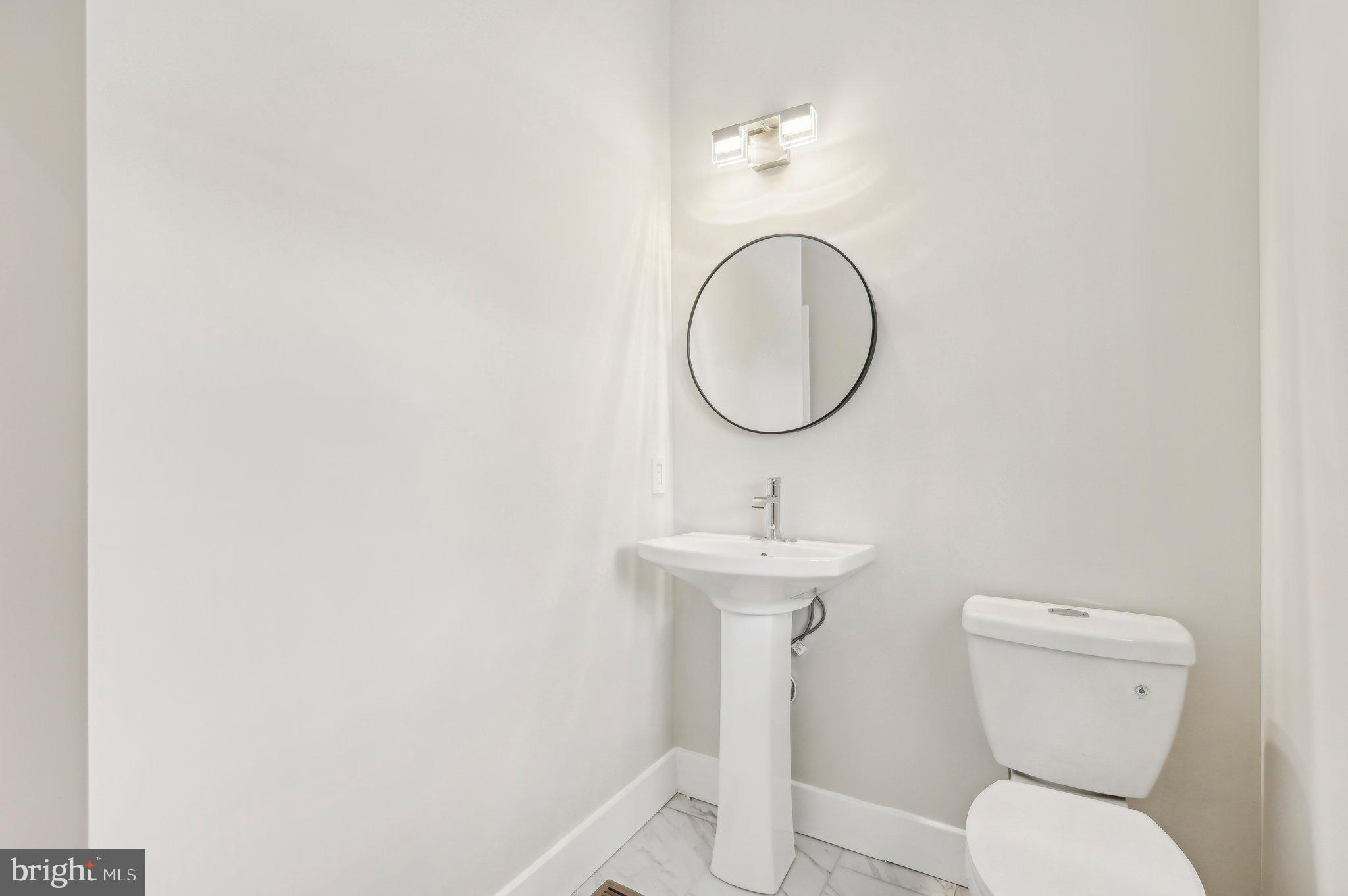 HALL SHOP MANOR - Residential