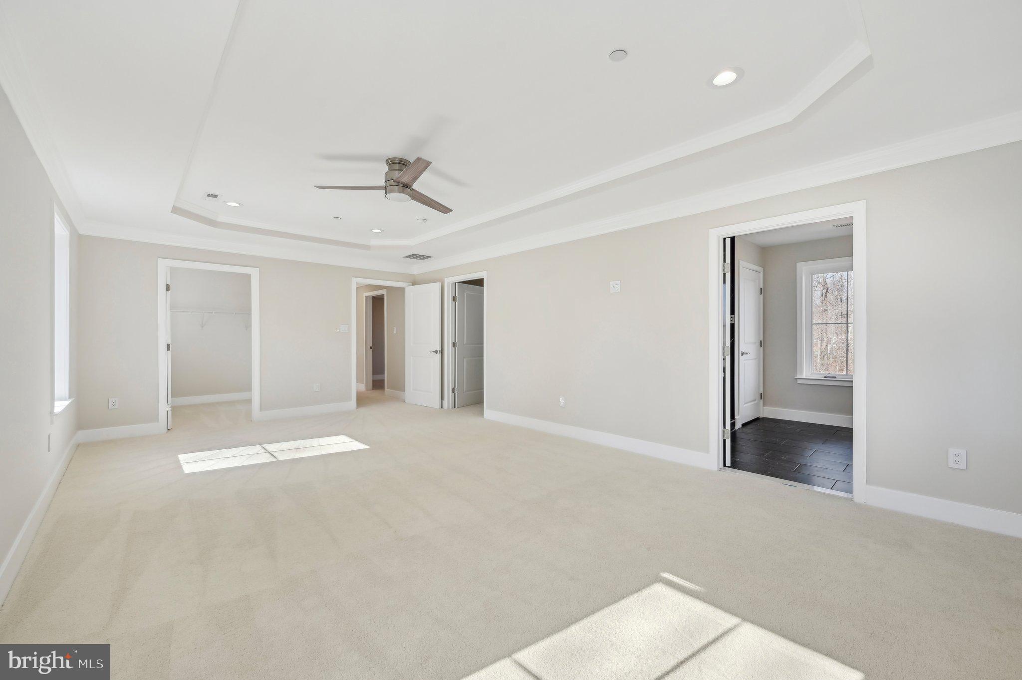 HALL SHOP MANOR - Residential