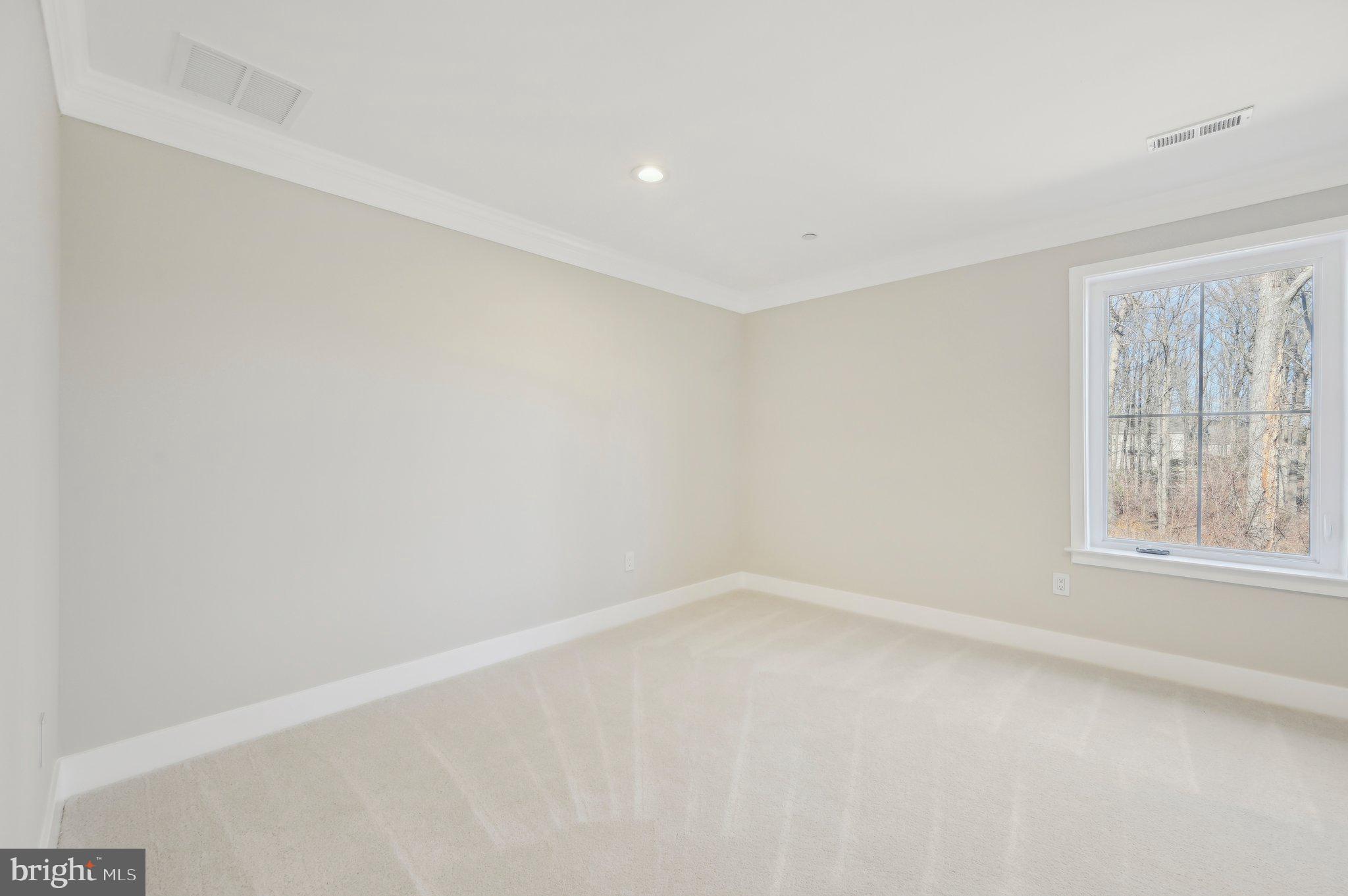 HALL SHOP MANOR - Residential