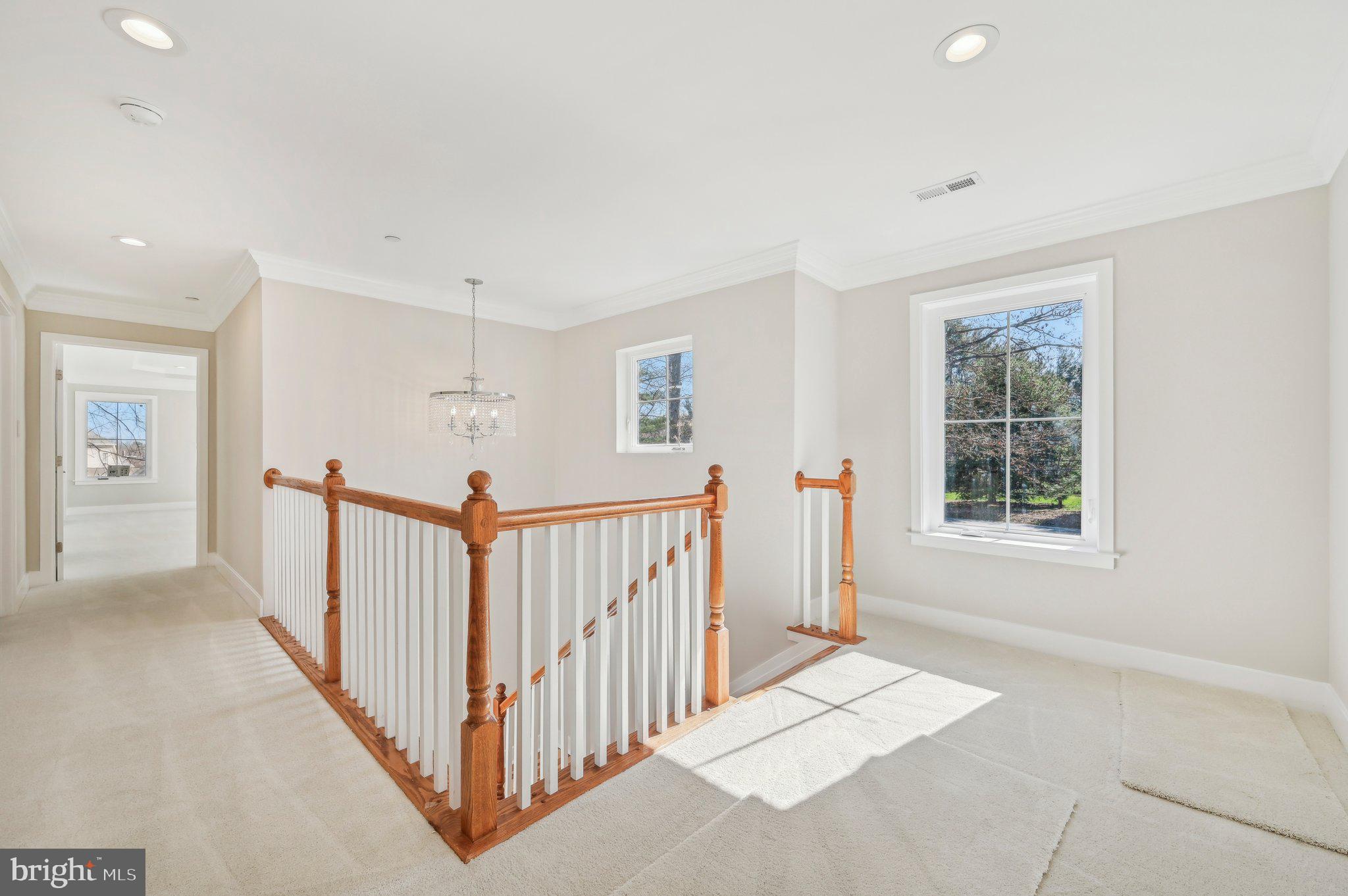 HALL SHOP MANOR - Residential