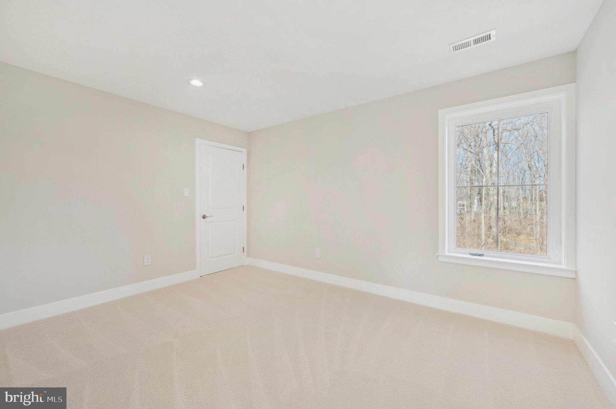 HALL SHOP MANOR - Residential