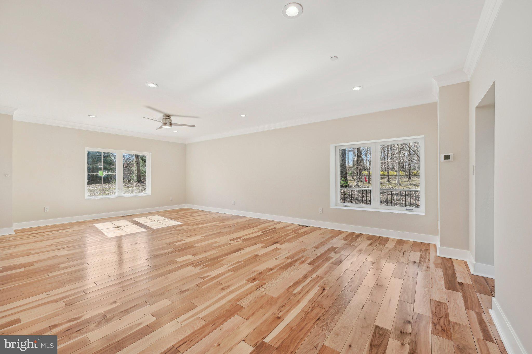 HALL SHOP MANOR - Residential