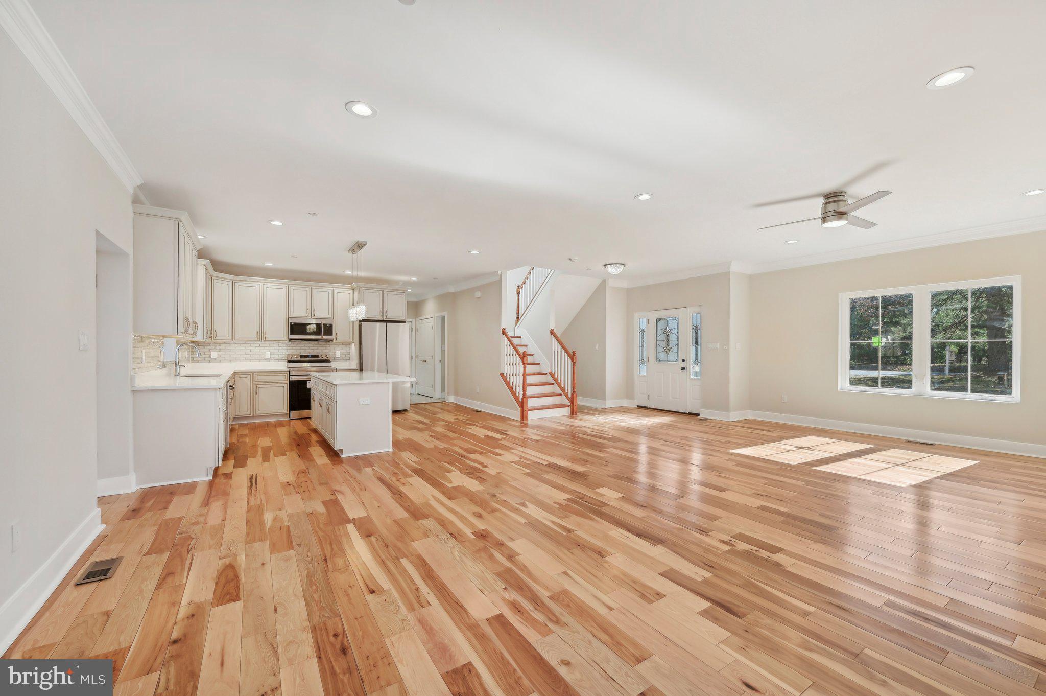 HALL SHOP MANOR - Residential