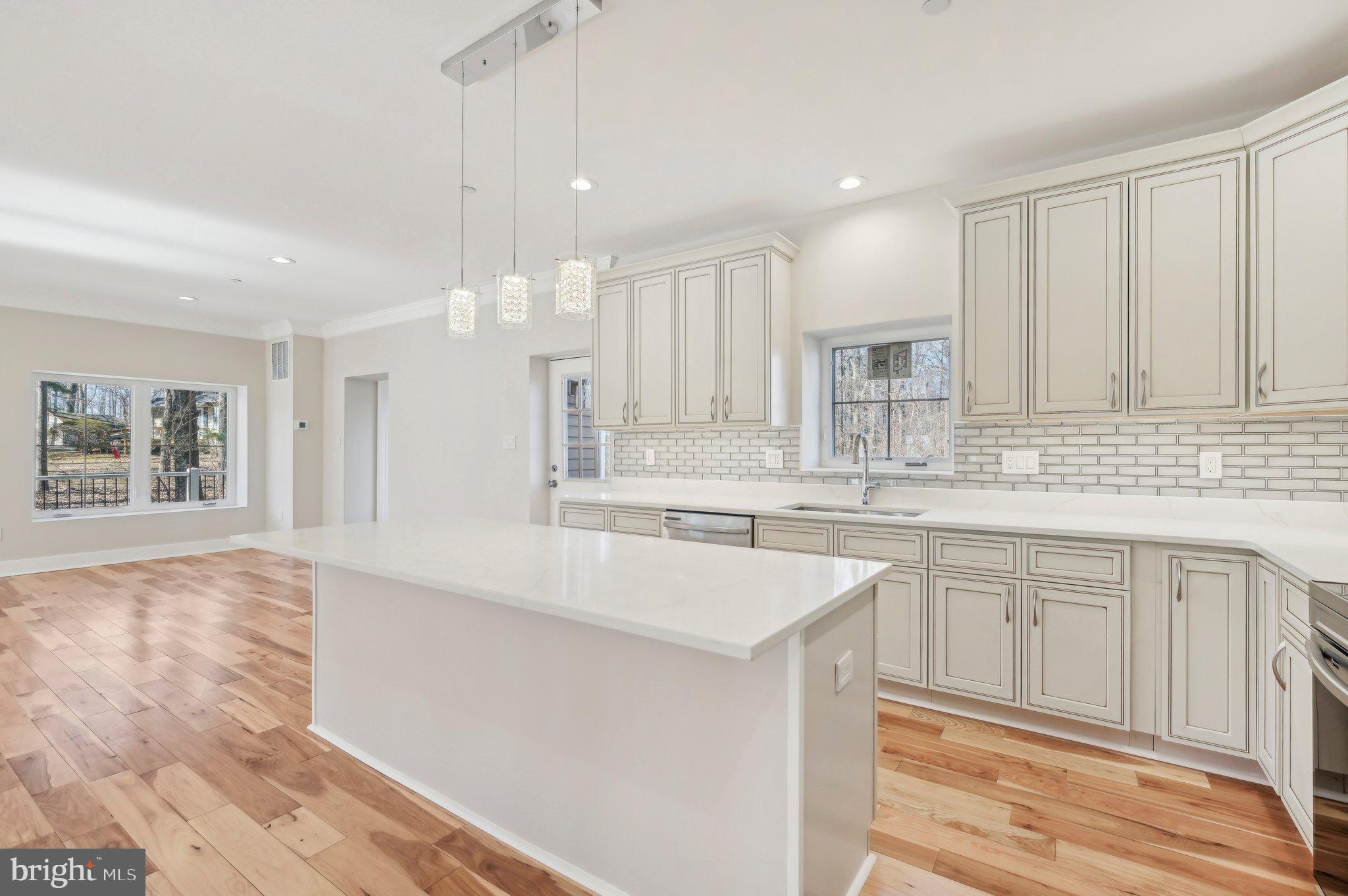 HALL SHOP MANOR - Residential