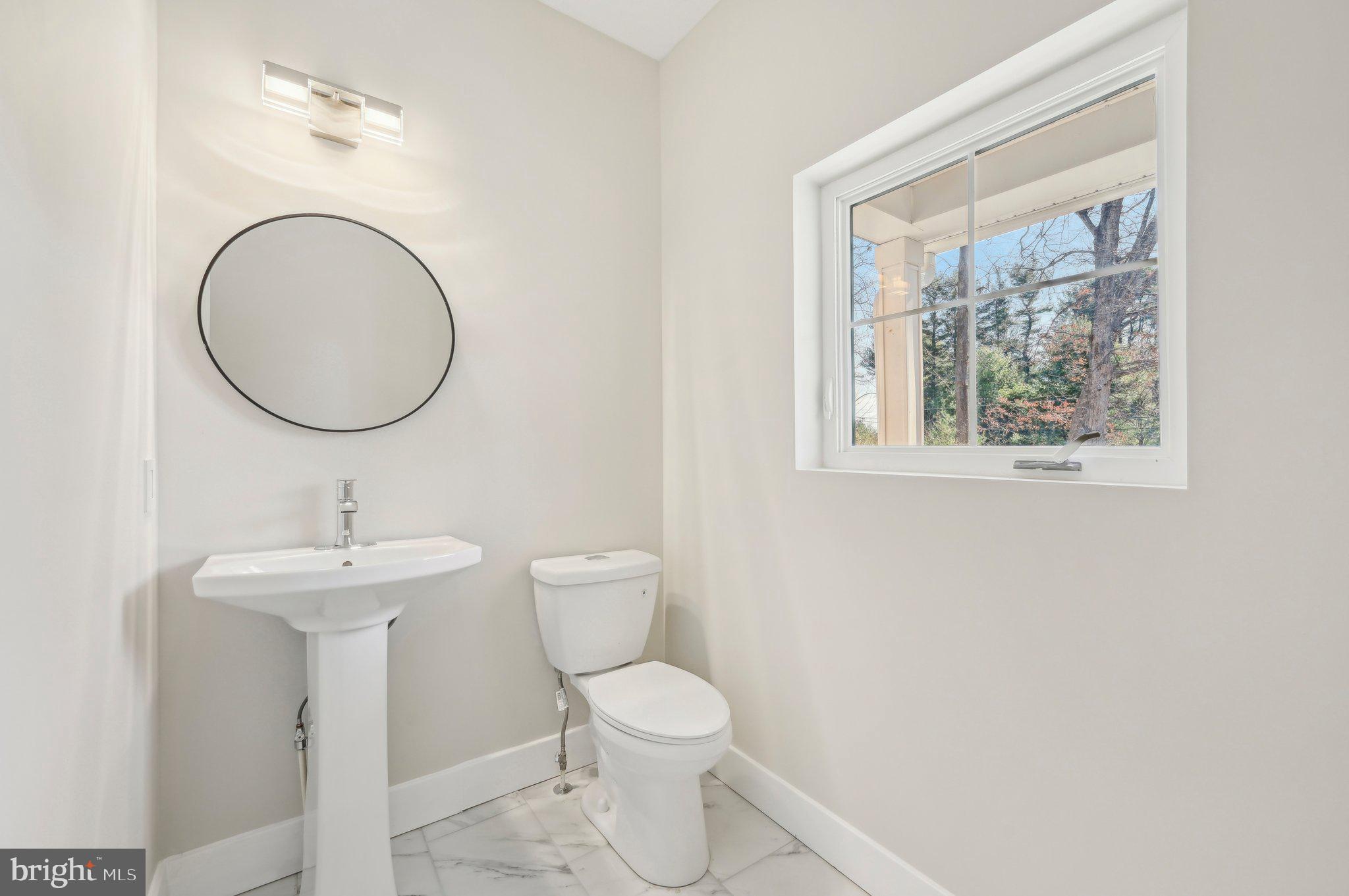 HALL SHOP MANOR - Residential