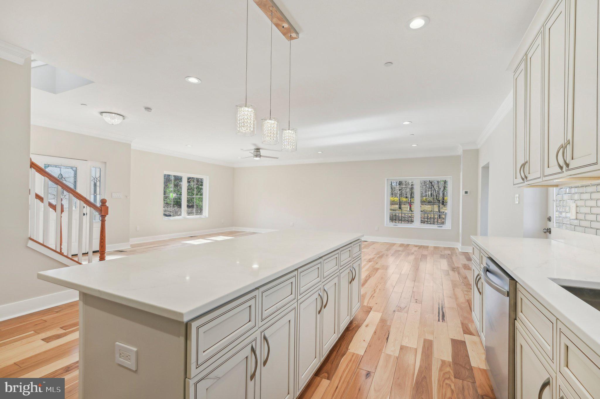 HALL SHOP MANOR - Residential