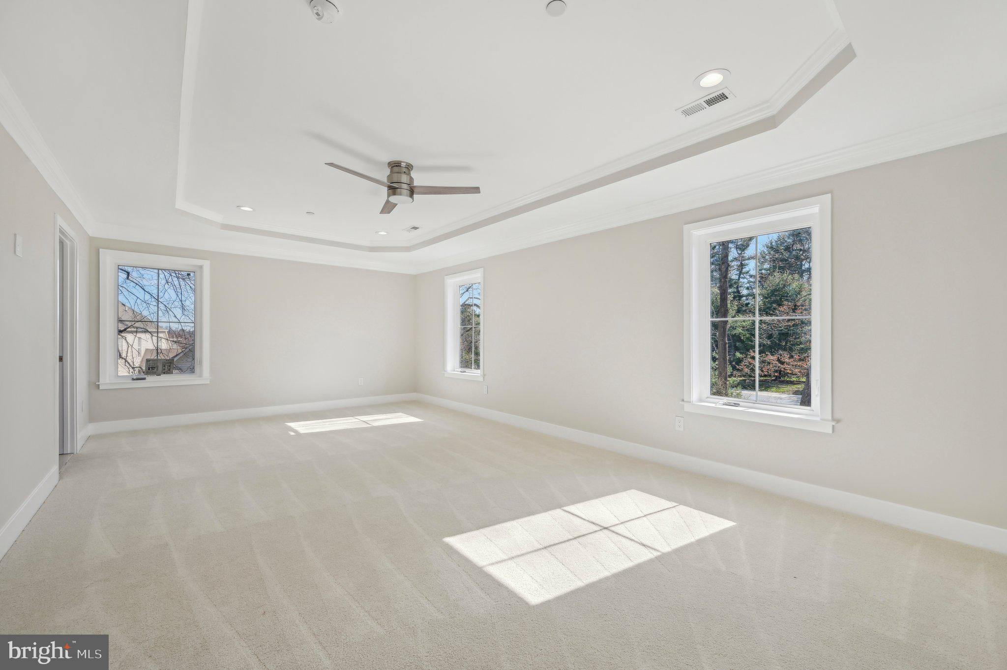 HALL SHOP MANOR - Residential