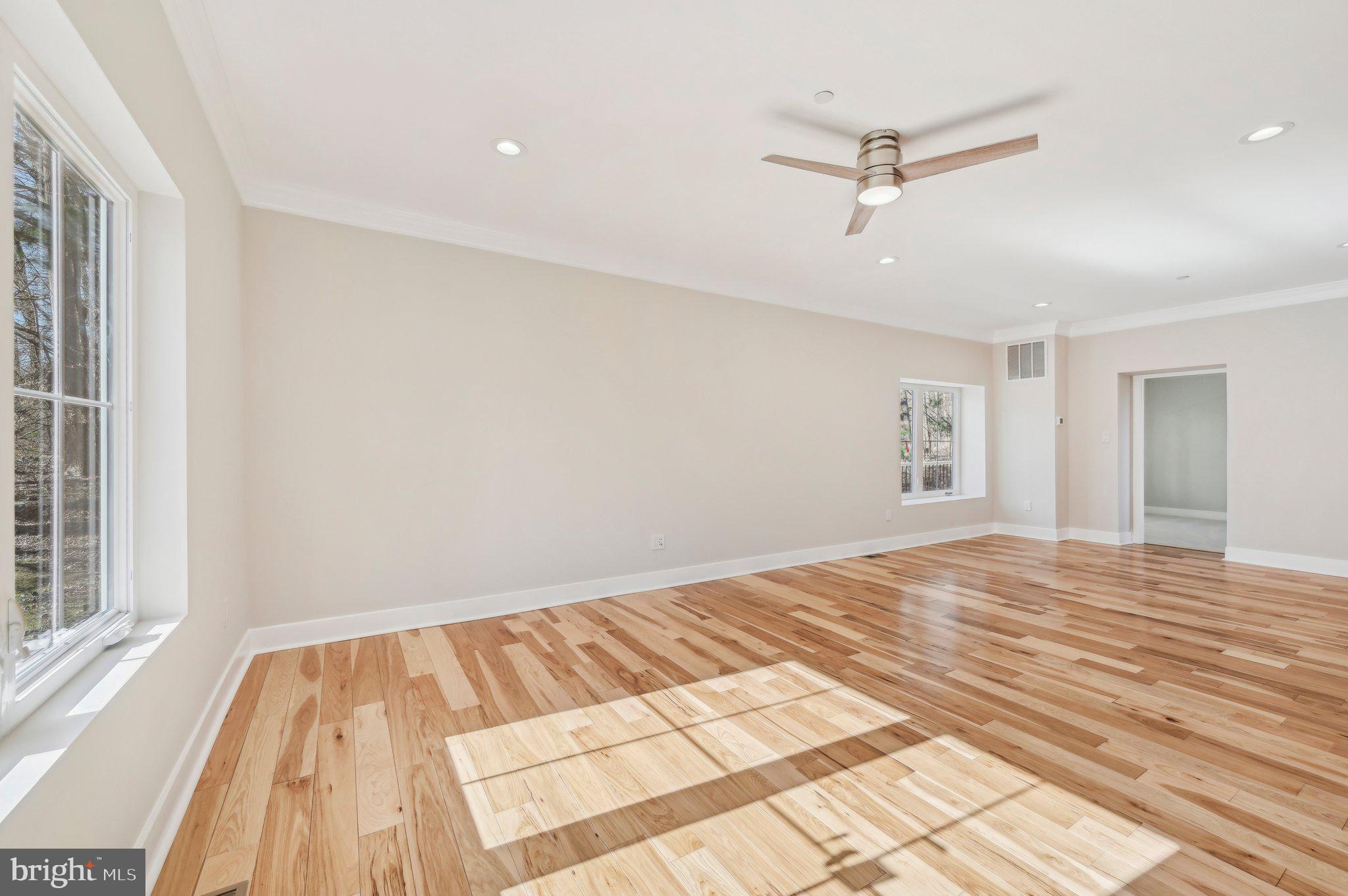 HALL SHOP MANOR - Residential