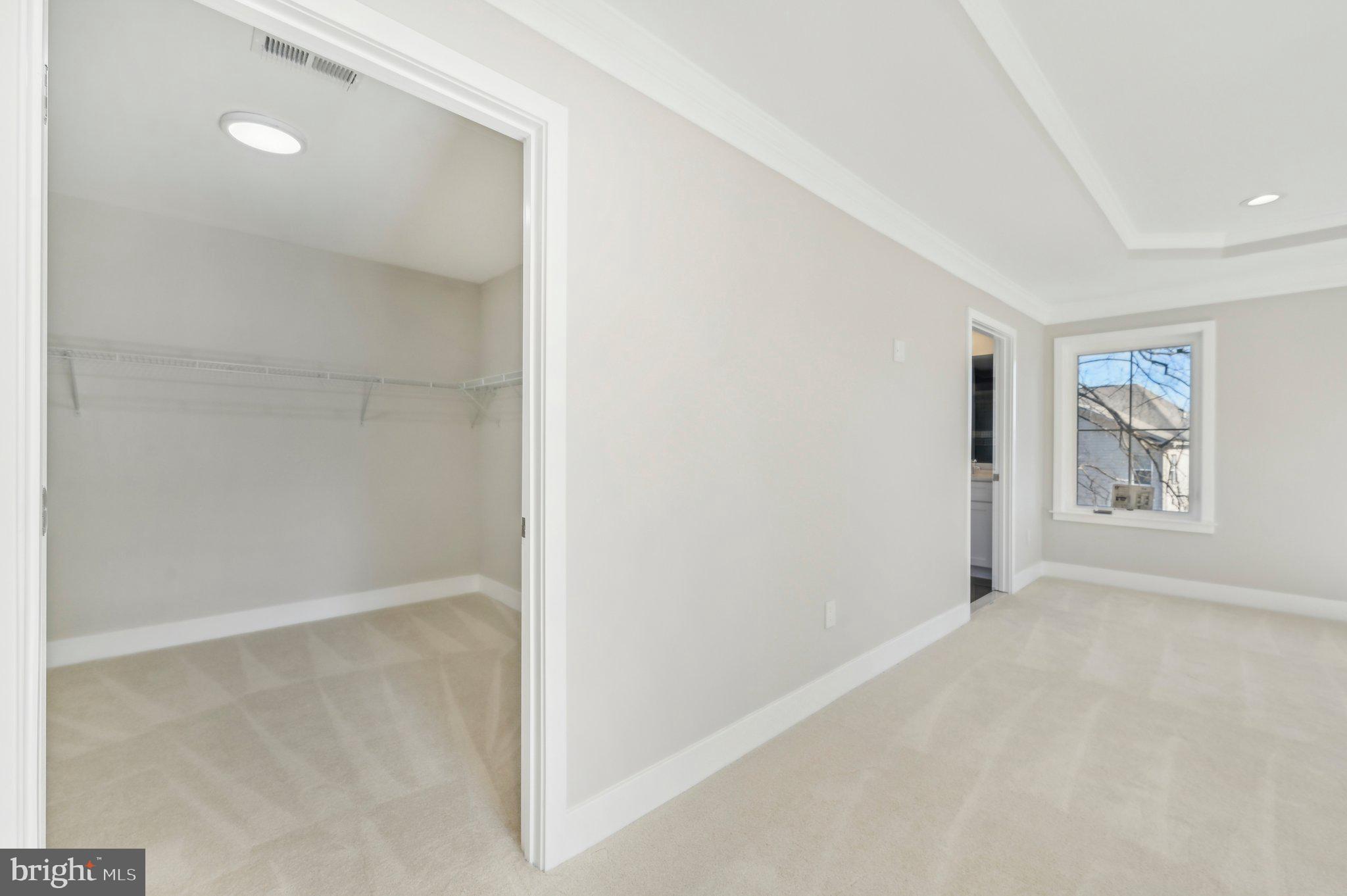 HALL SHOP MANOR - Residential