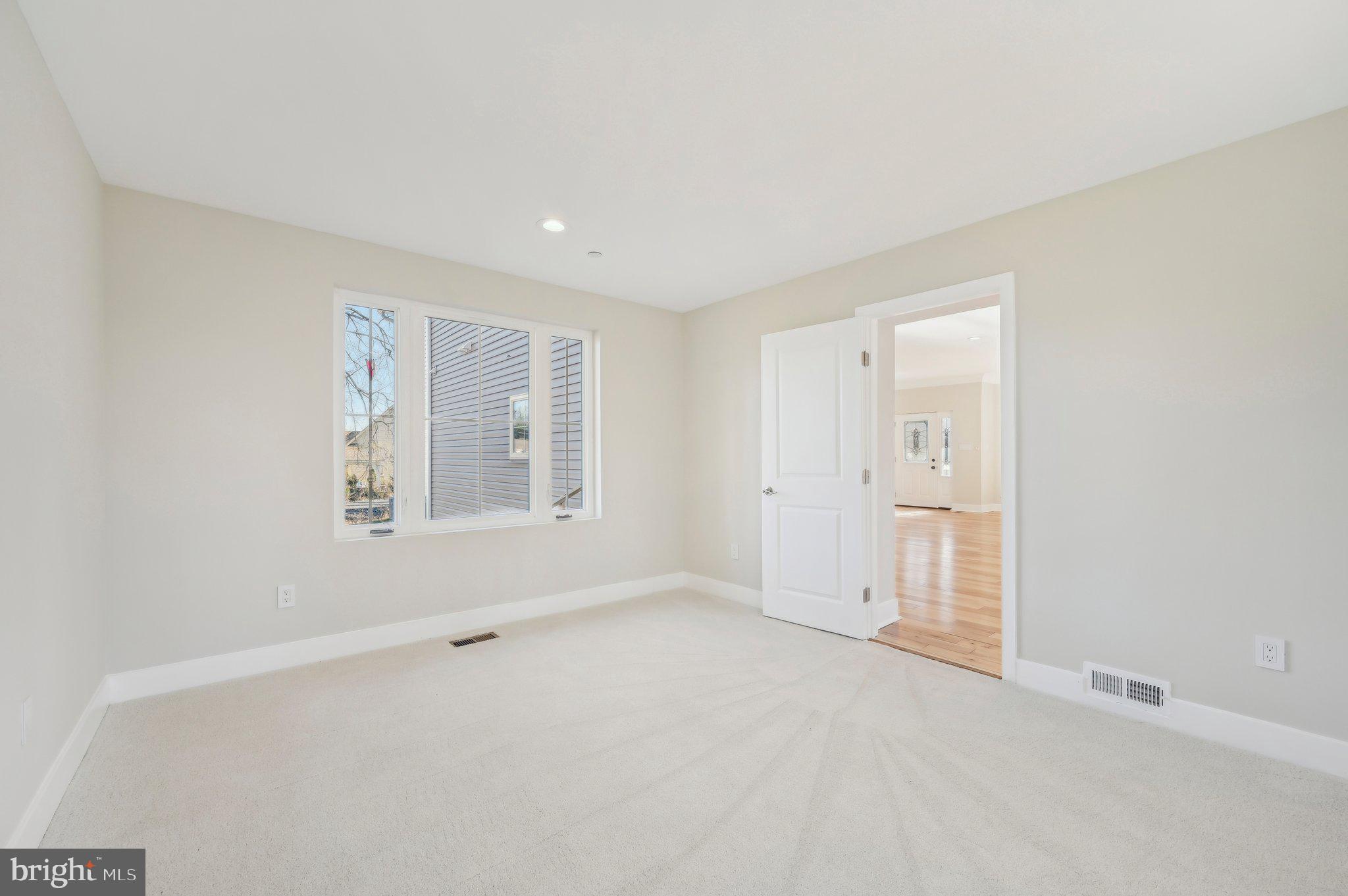 HALL SHOP MANOR - Residential