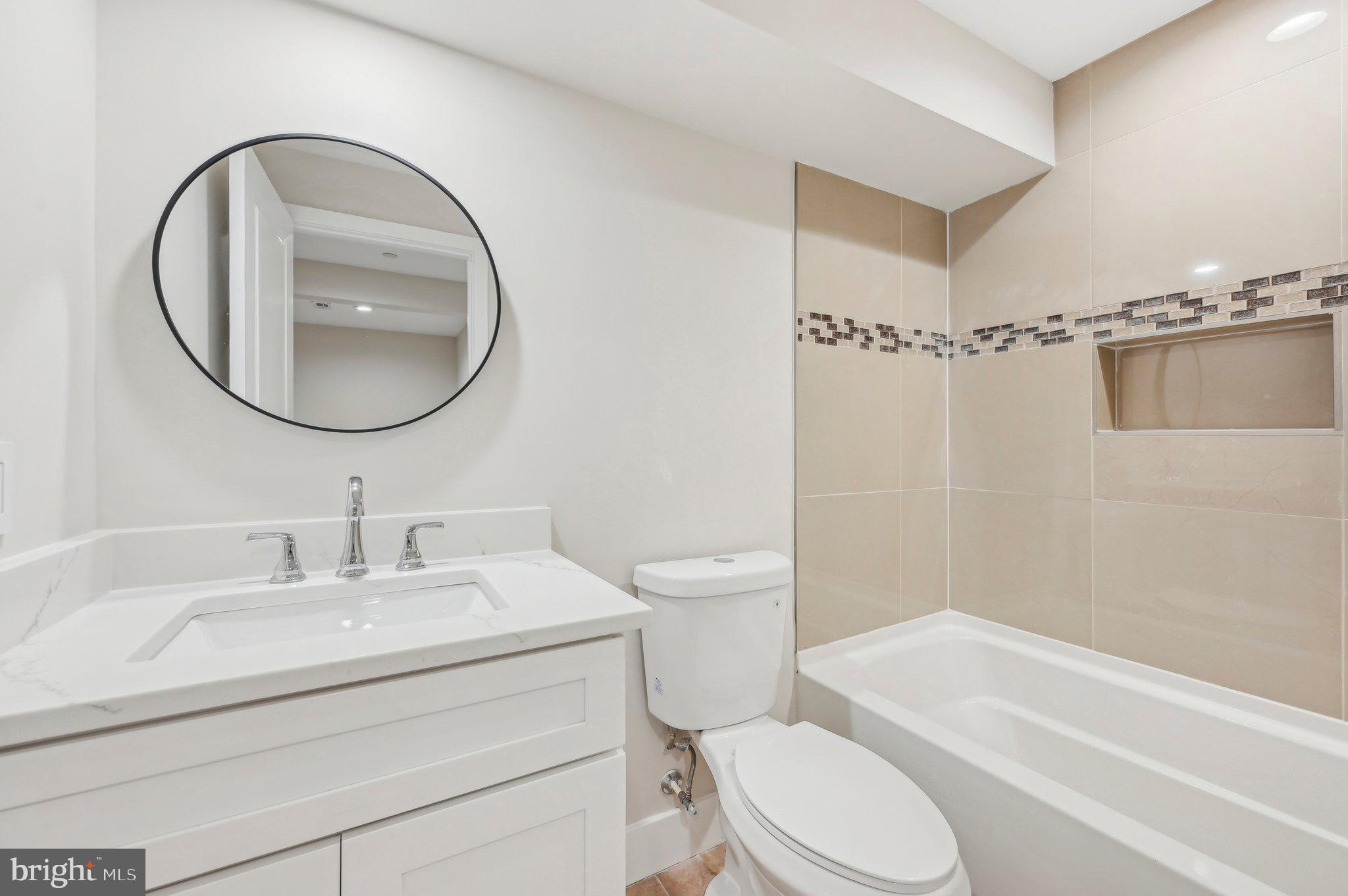 HALL SHOP MANOR - Residential