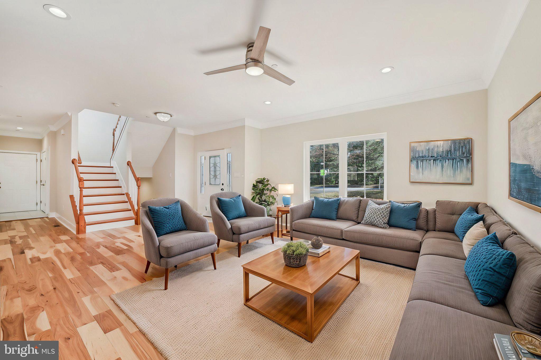 HALL SHOP MANOR - Residential