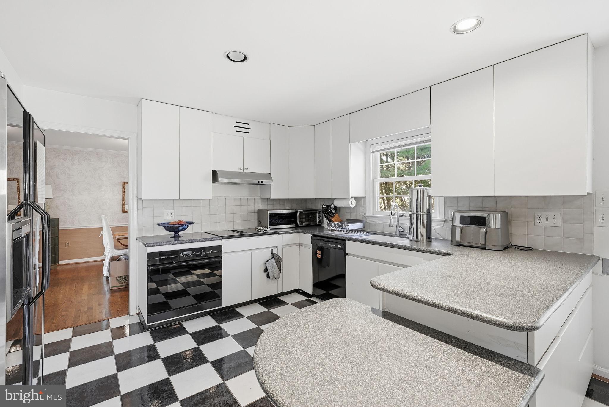 LAYHILL VILLAGE - Residential