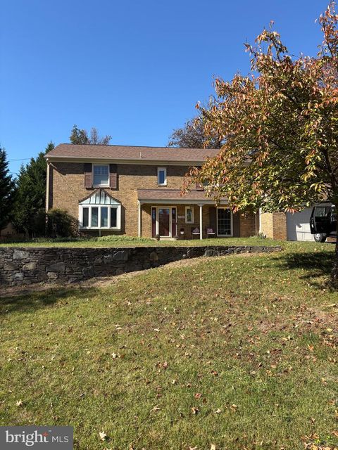 Photo of 13621 N Gate Drive, SILVER SPRING, MD 20906 (MLS # MDMC2205206)