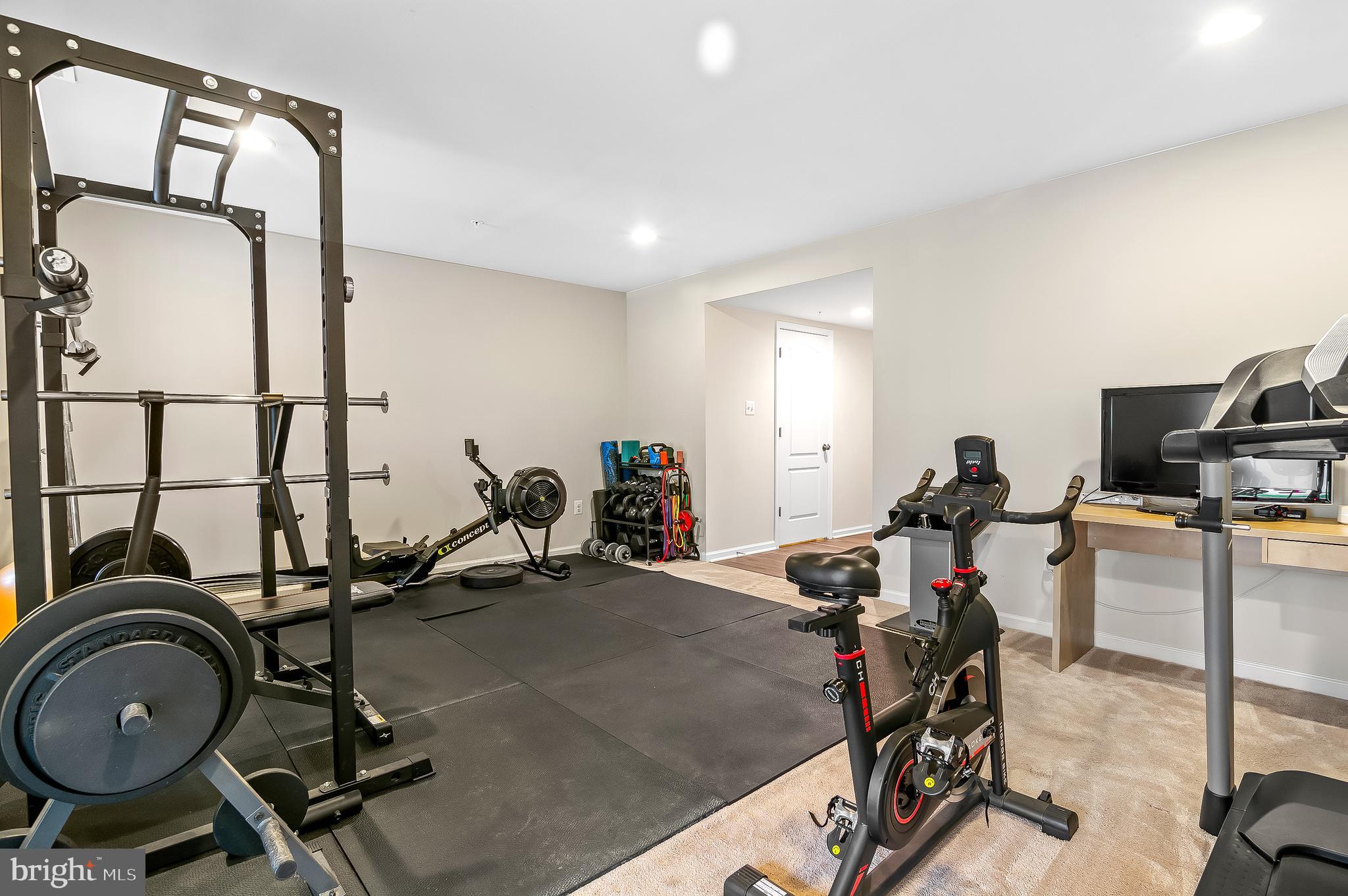 1022 LINDEN DRIVE