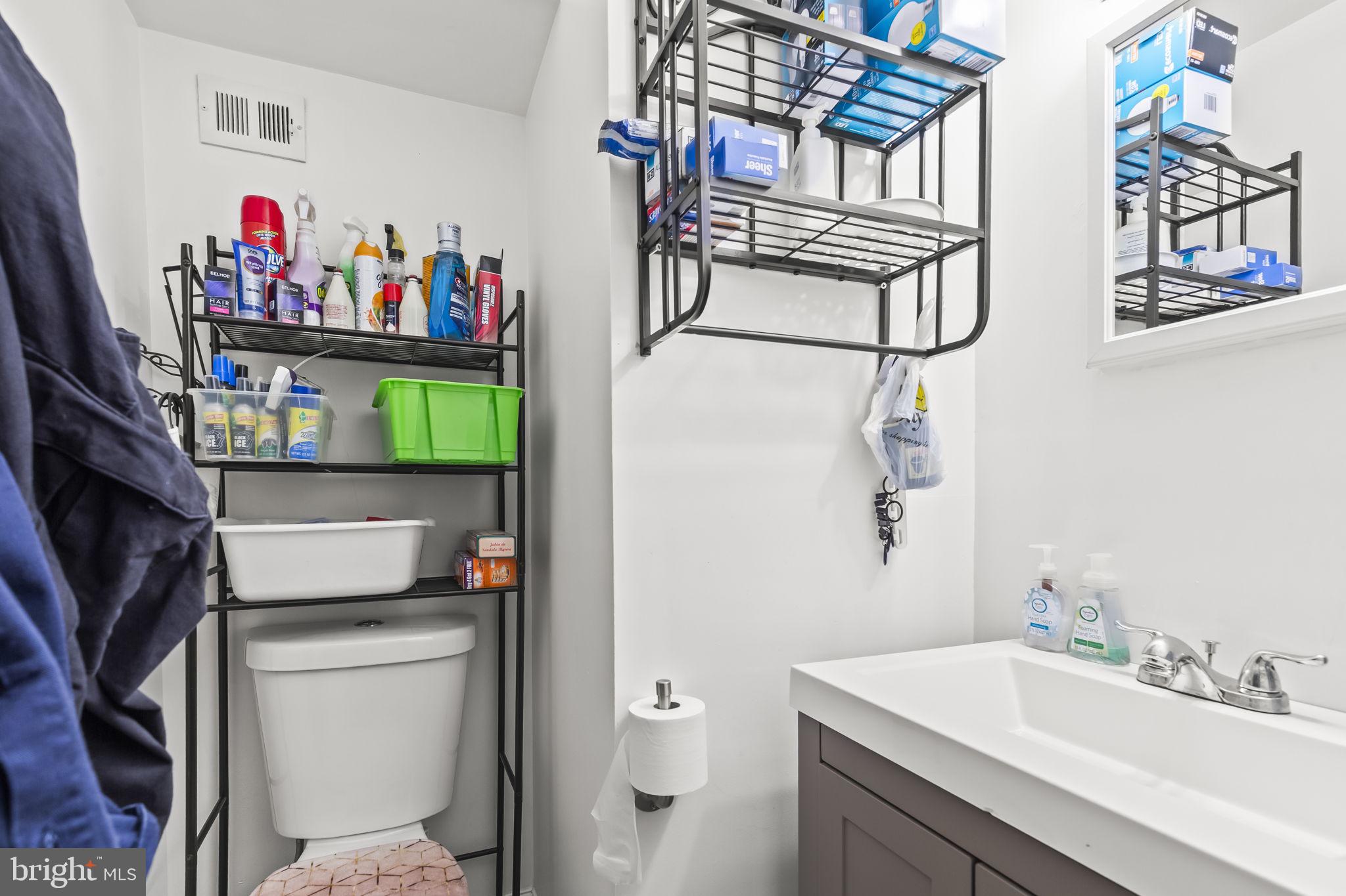 CAMELBACK VILLAGE - Residential