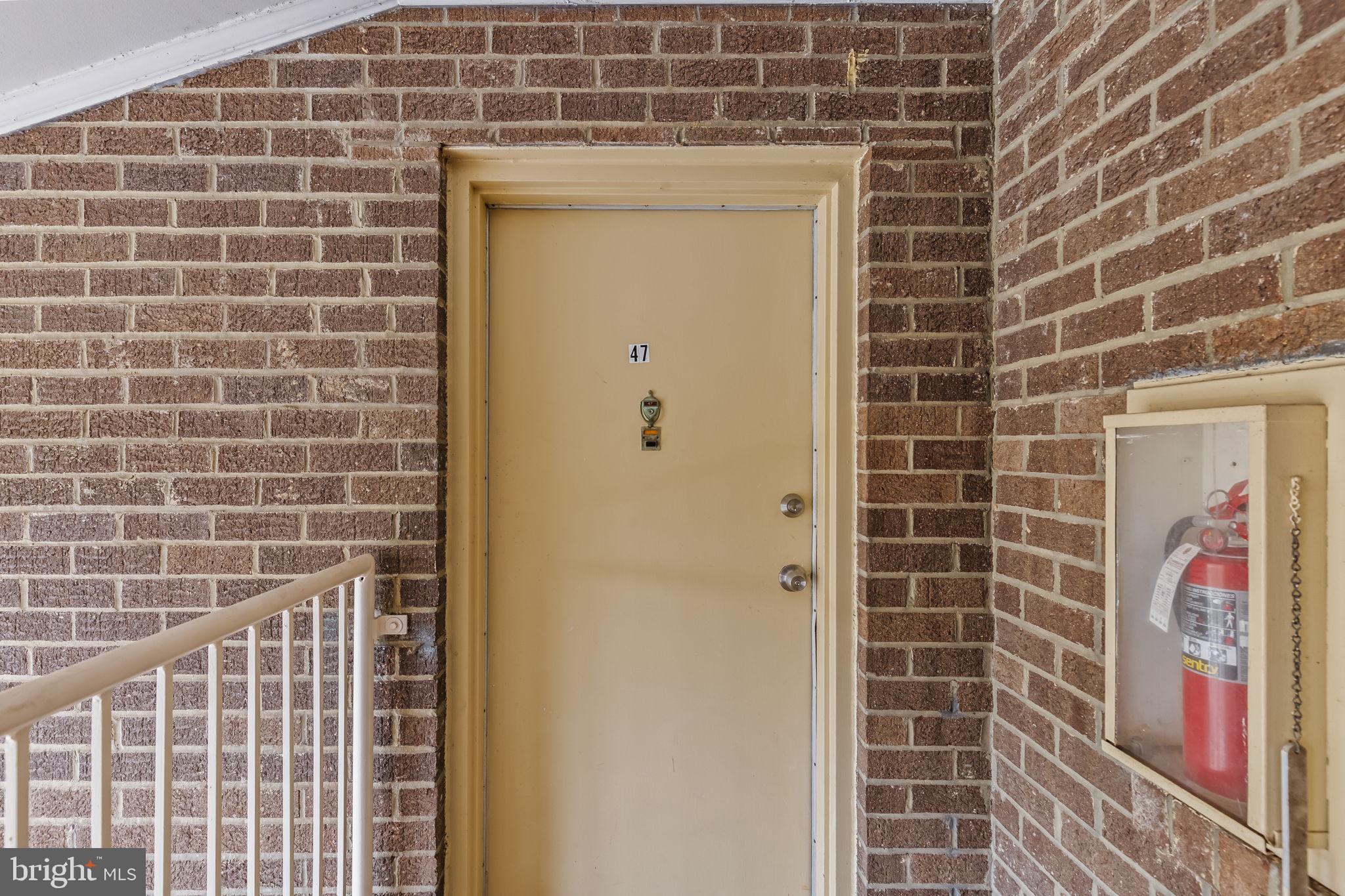 CAMELBACK VILLAGE - Residential