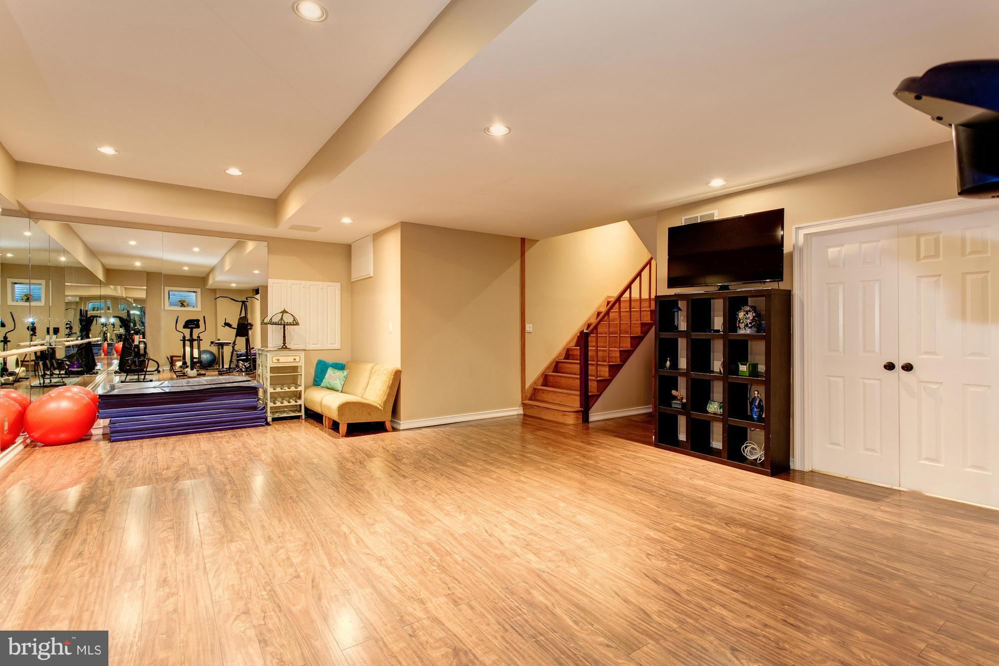 WESTMORELAND HILLS - Residential