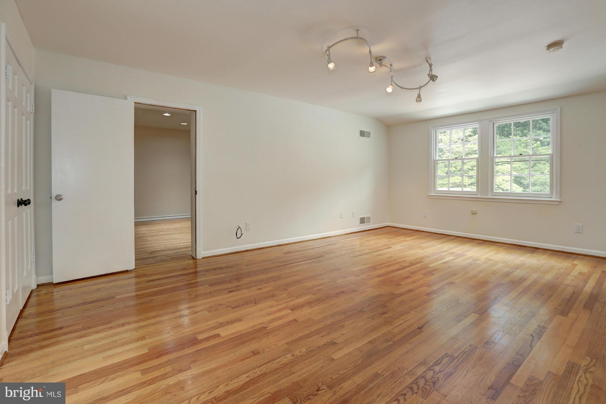 WESTMORELAND HILLS - Residential