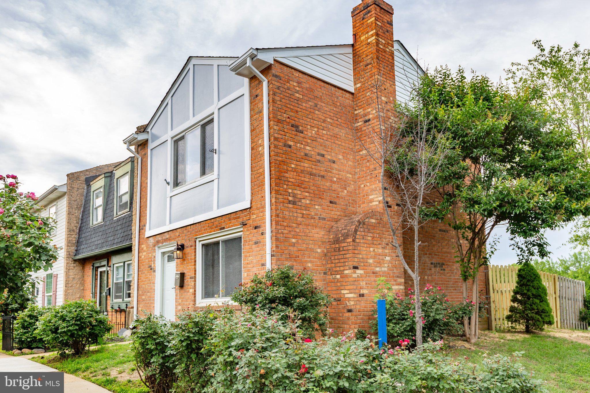 231 IVANHOE COURT