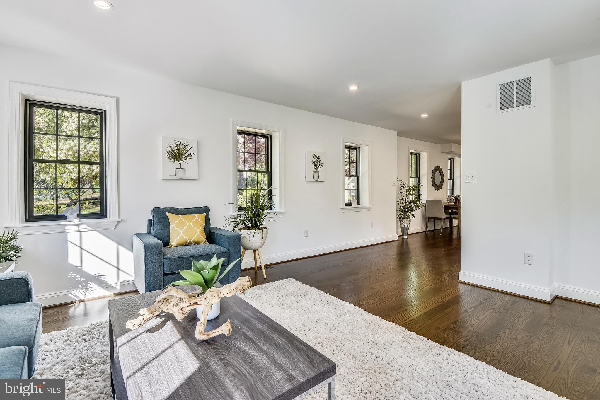 TUCKER - Residential