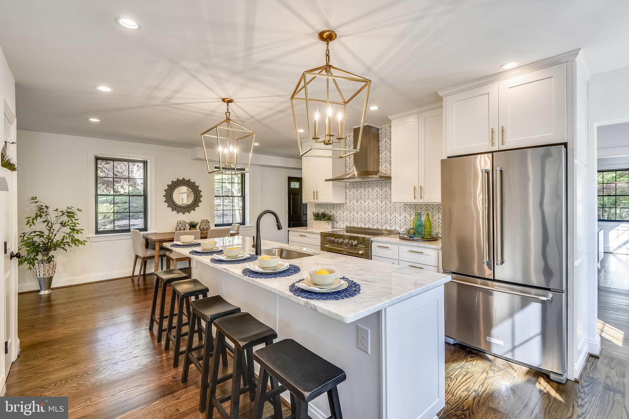 TUCKER - Residential