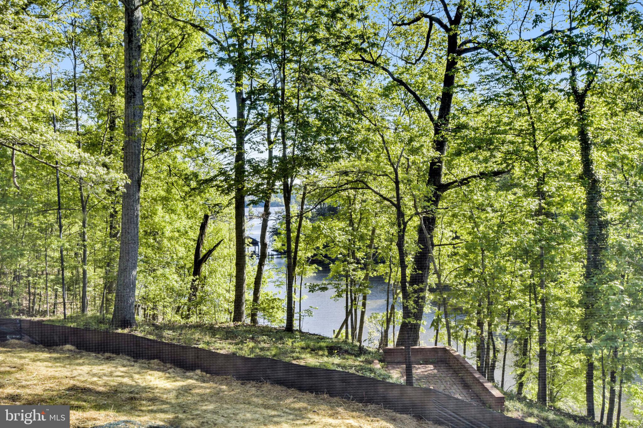 TUCKER - Residential