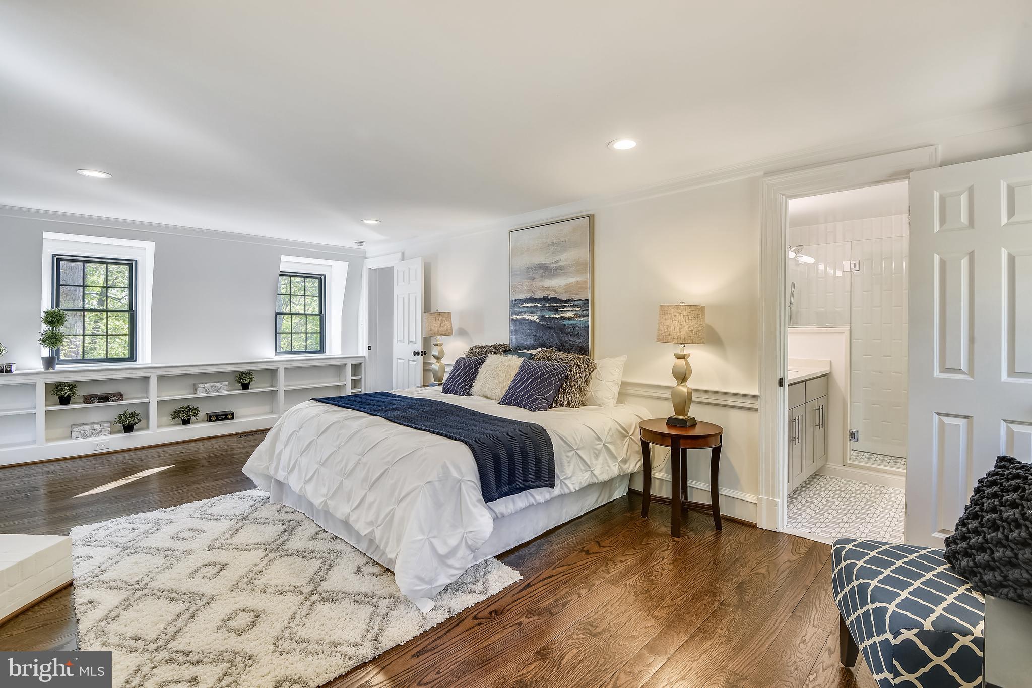 TUCKER - Residential