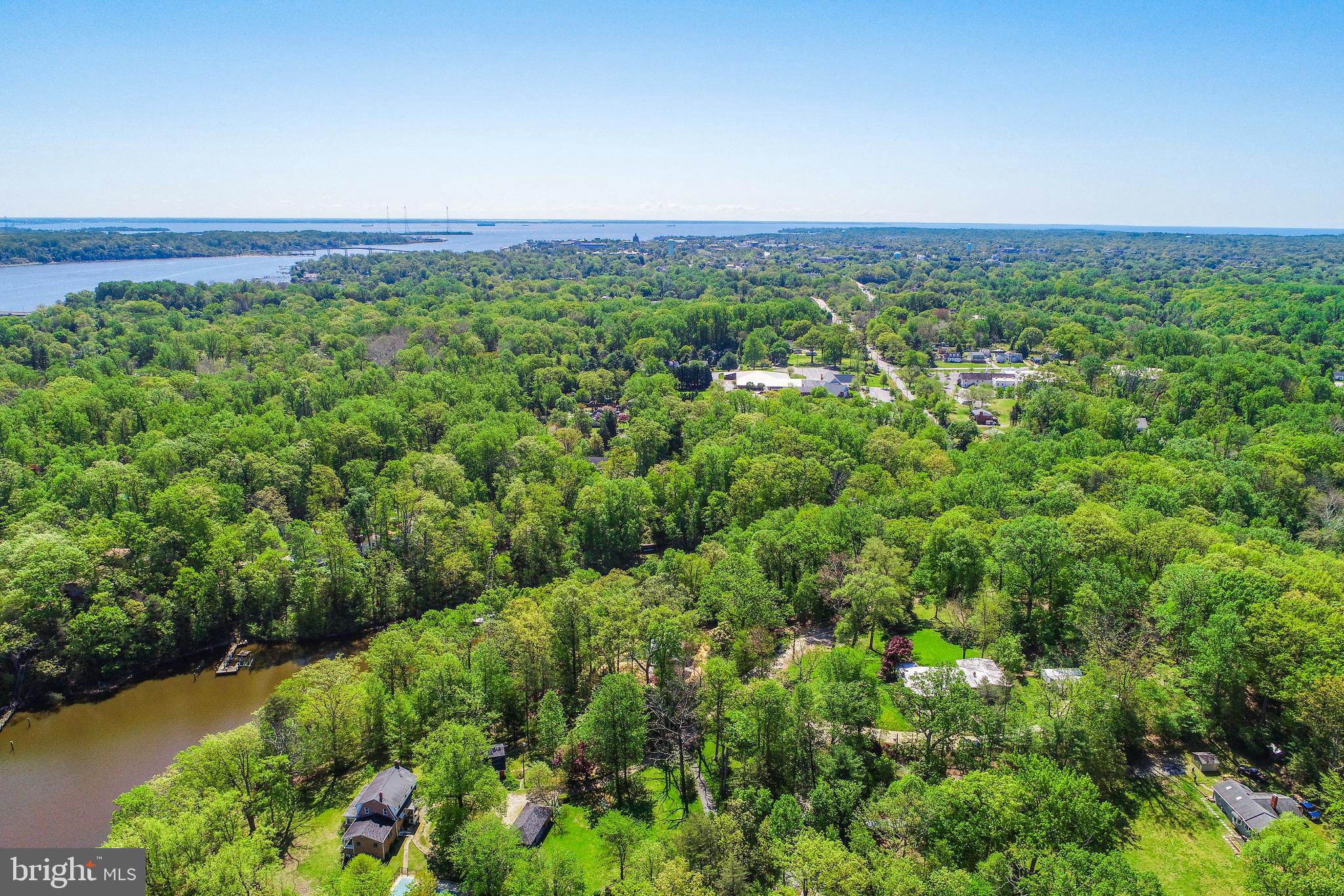 TUCKER - Residential