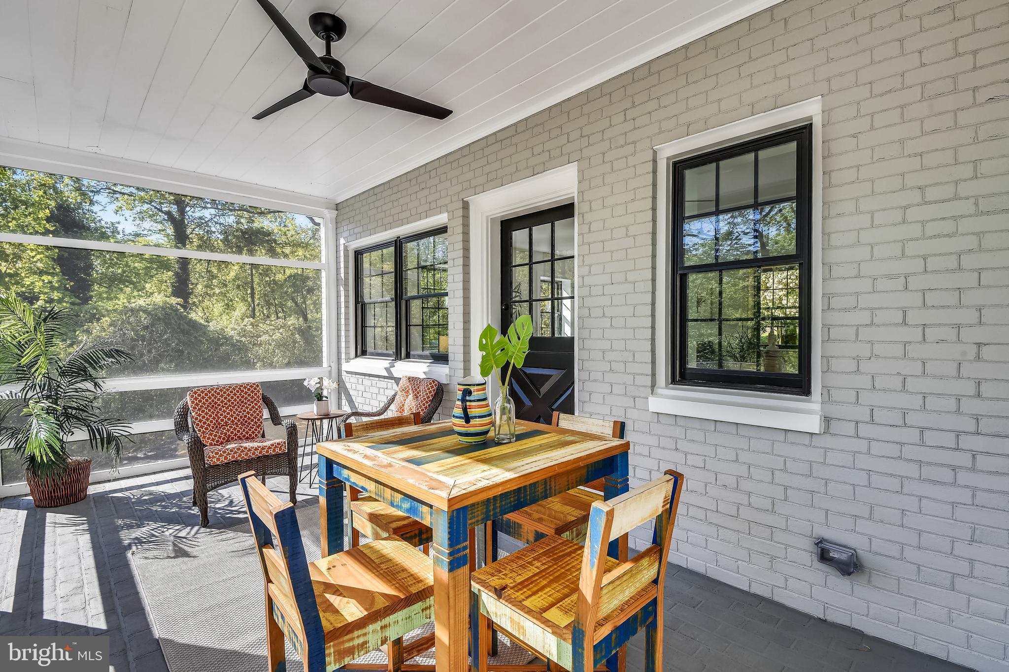 TUCKER - Residential