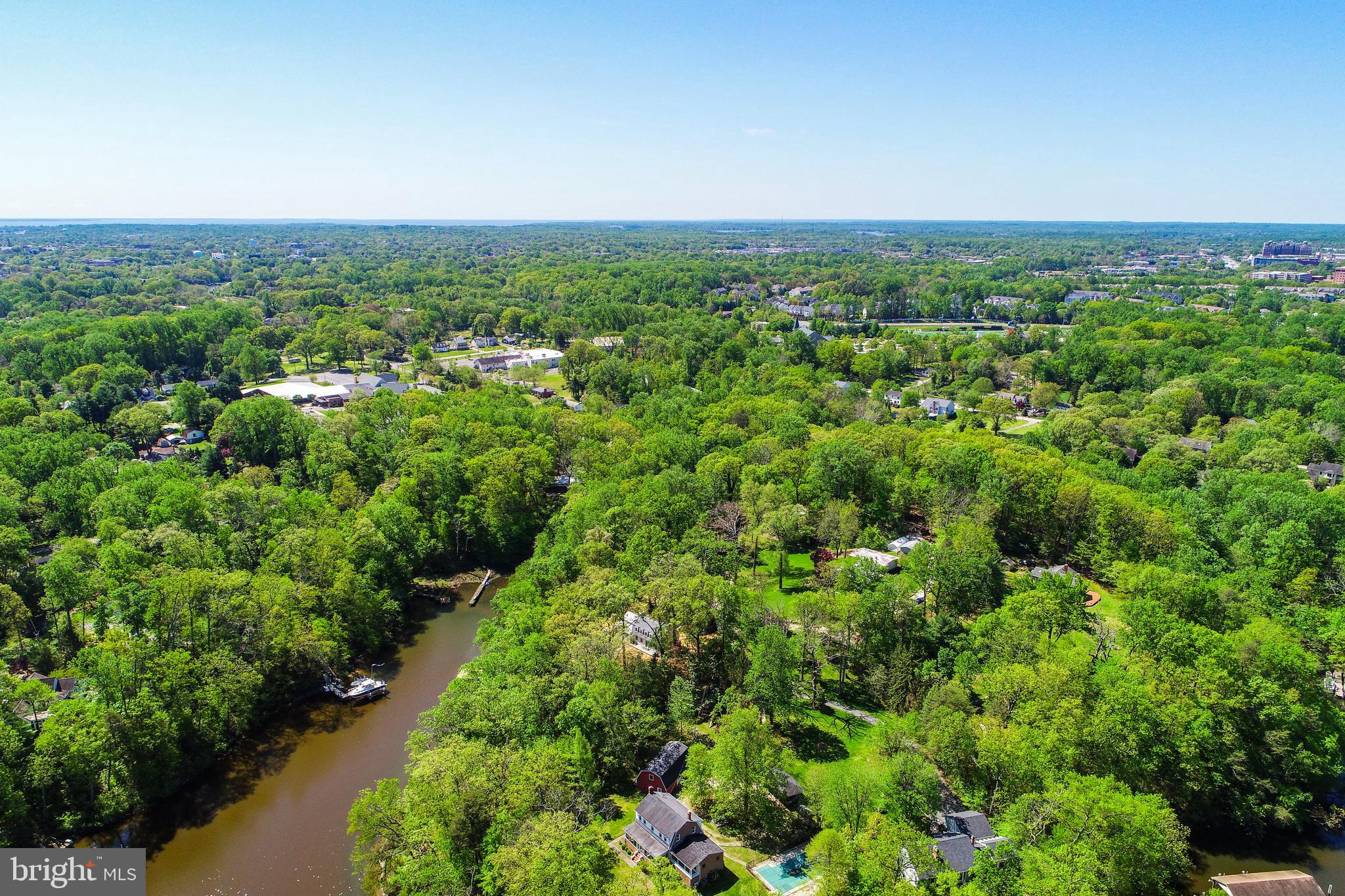 TUCKER - Residential