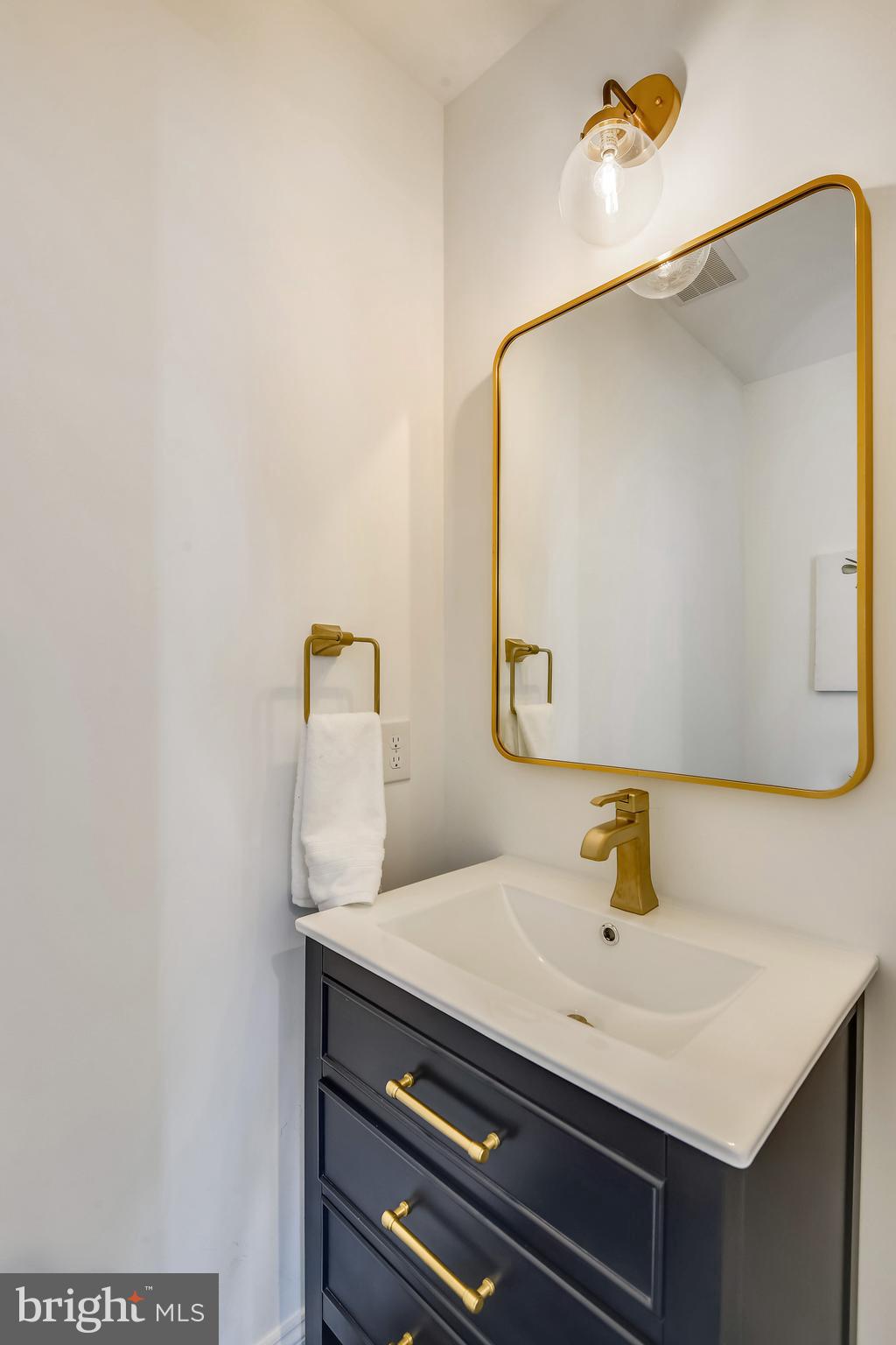 TUCKER - Residential