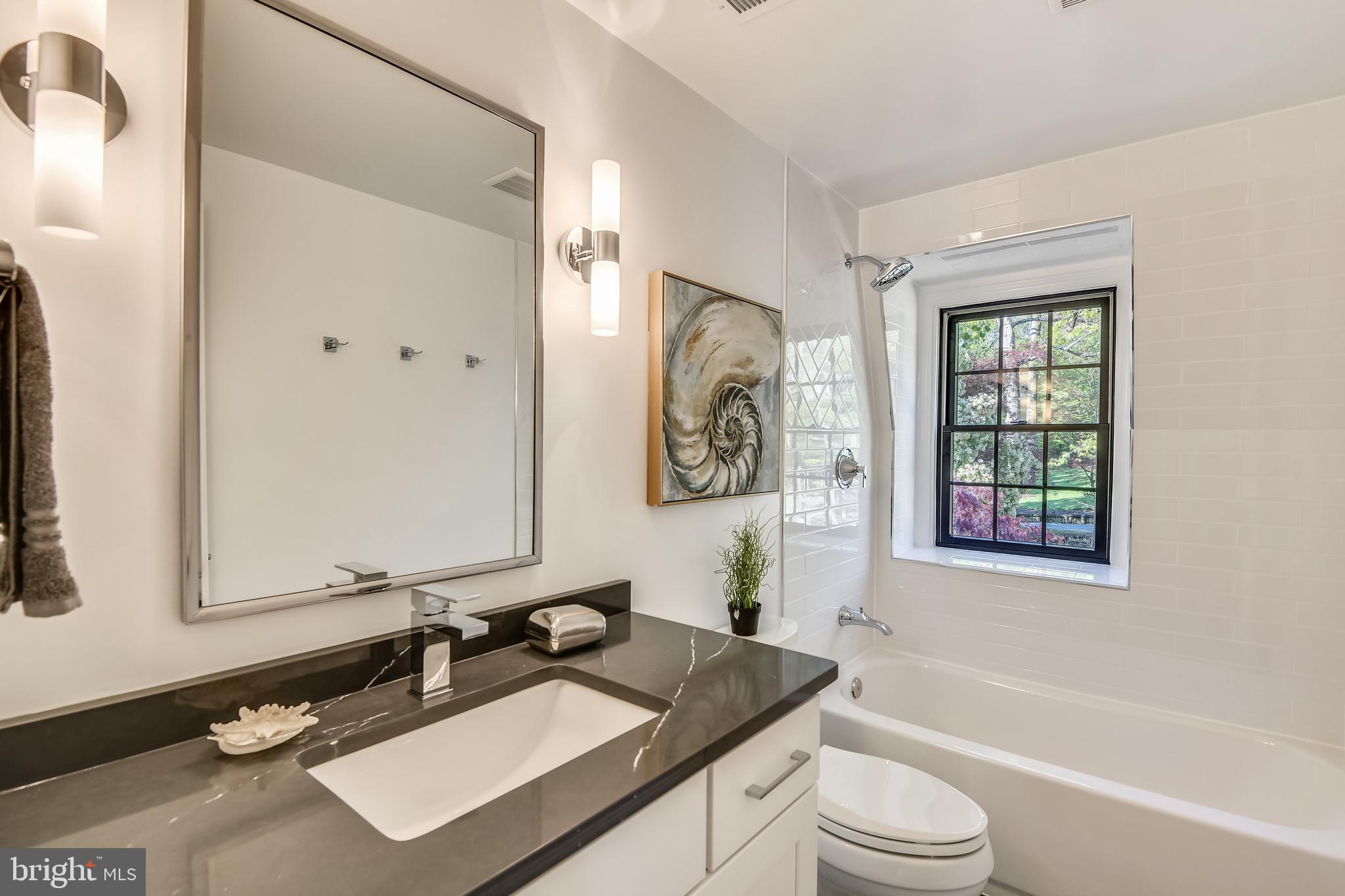 TUCKER - Residential