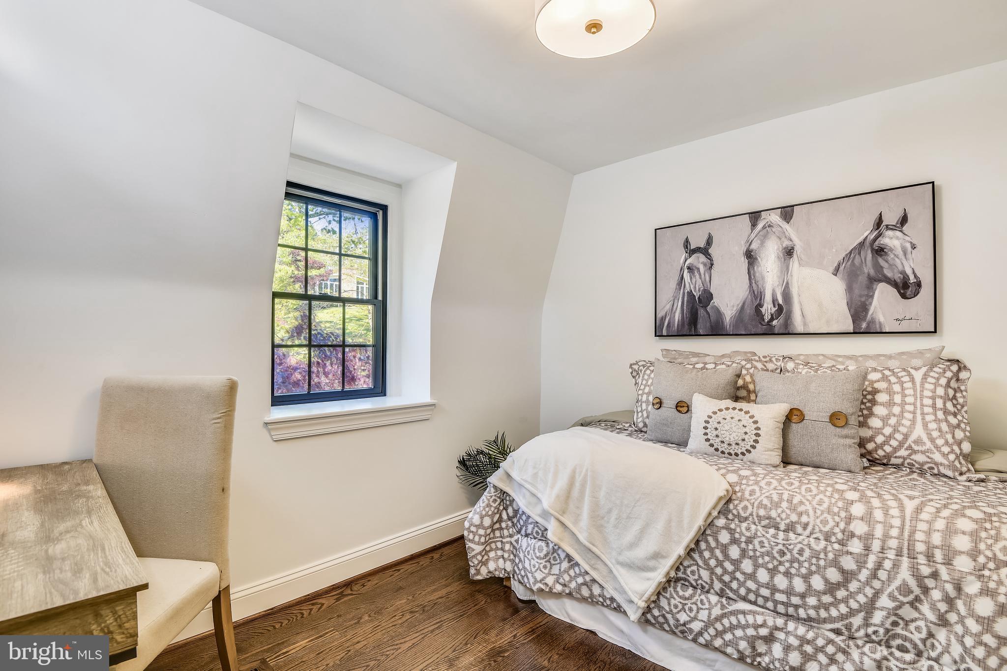 TUCKER - Residential