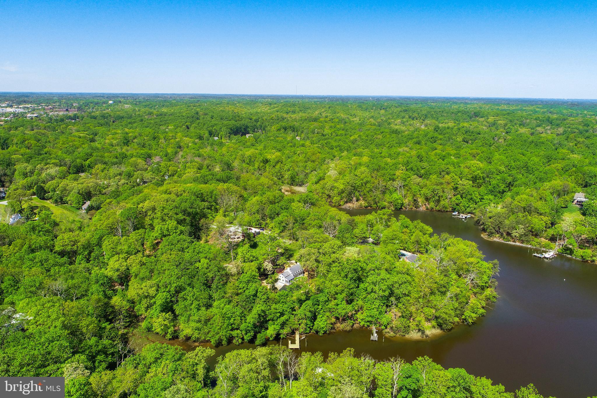 TUCKER - Residential