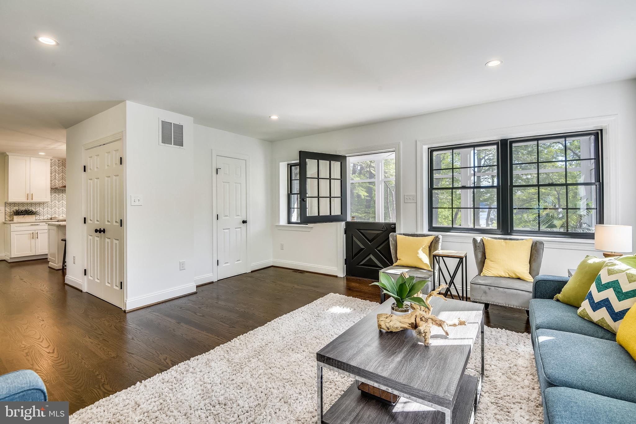 TUCKER - Residential