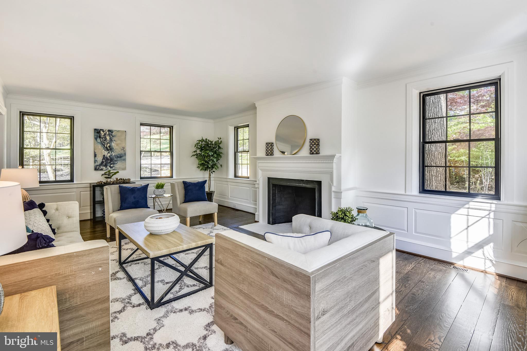 TUCKER - Residential