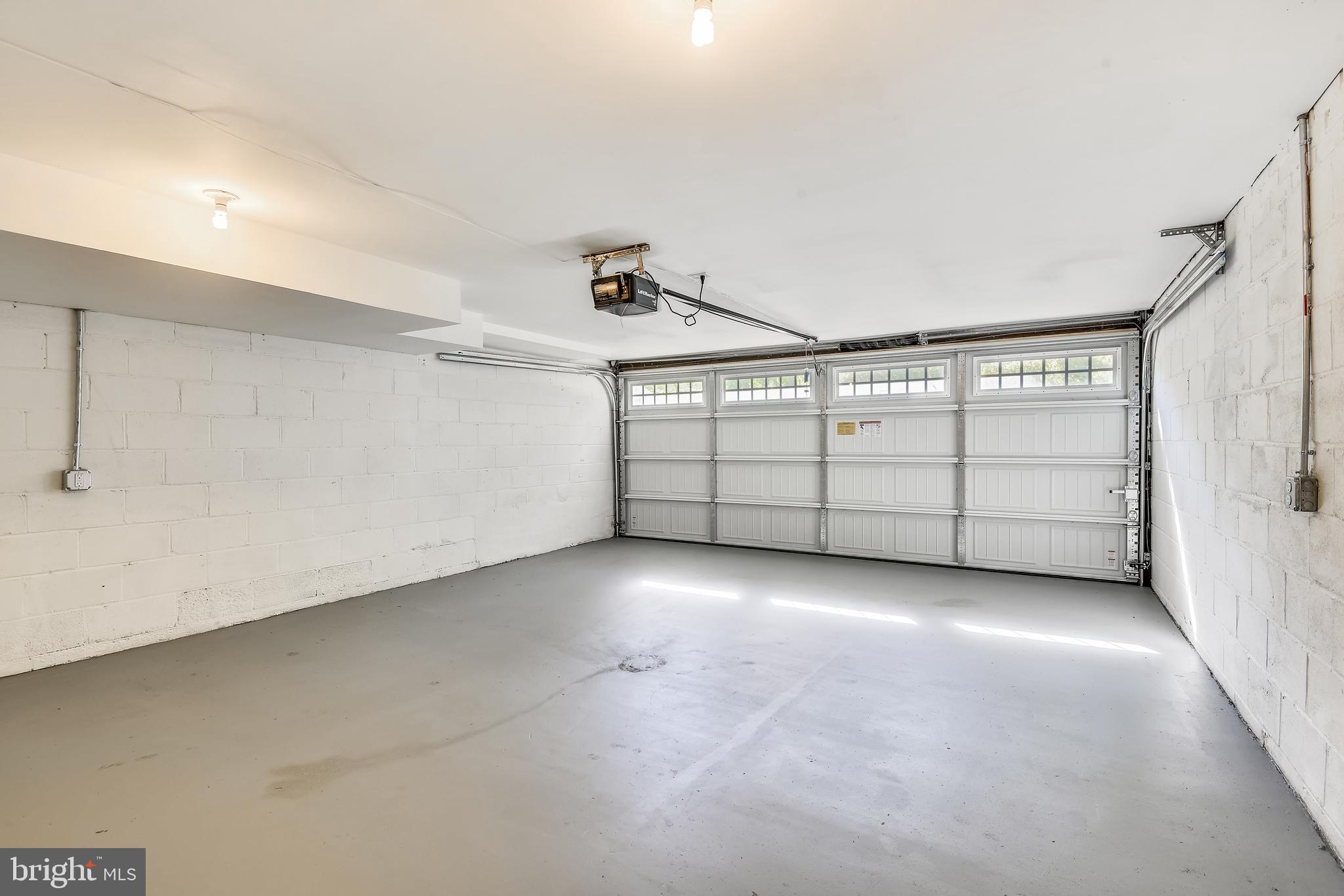 TUCKER - Residential