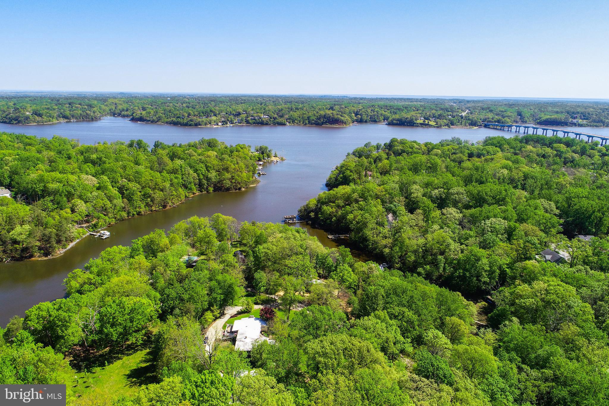 TUCKER - Residential