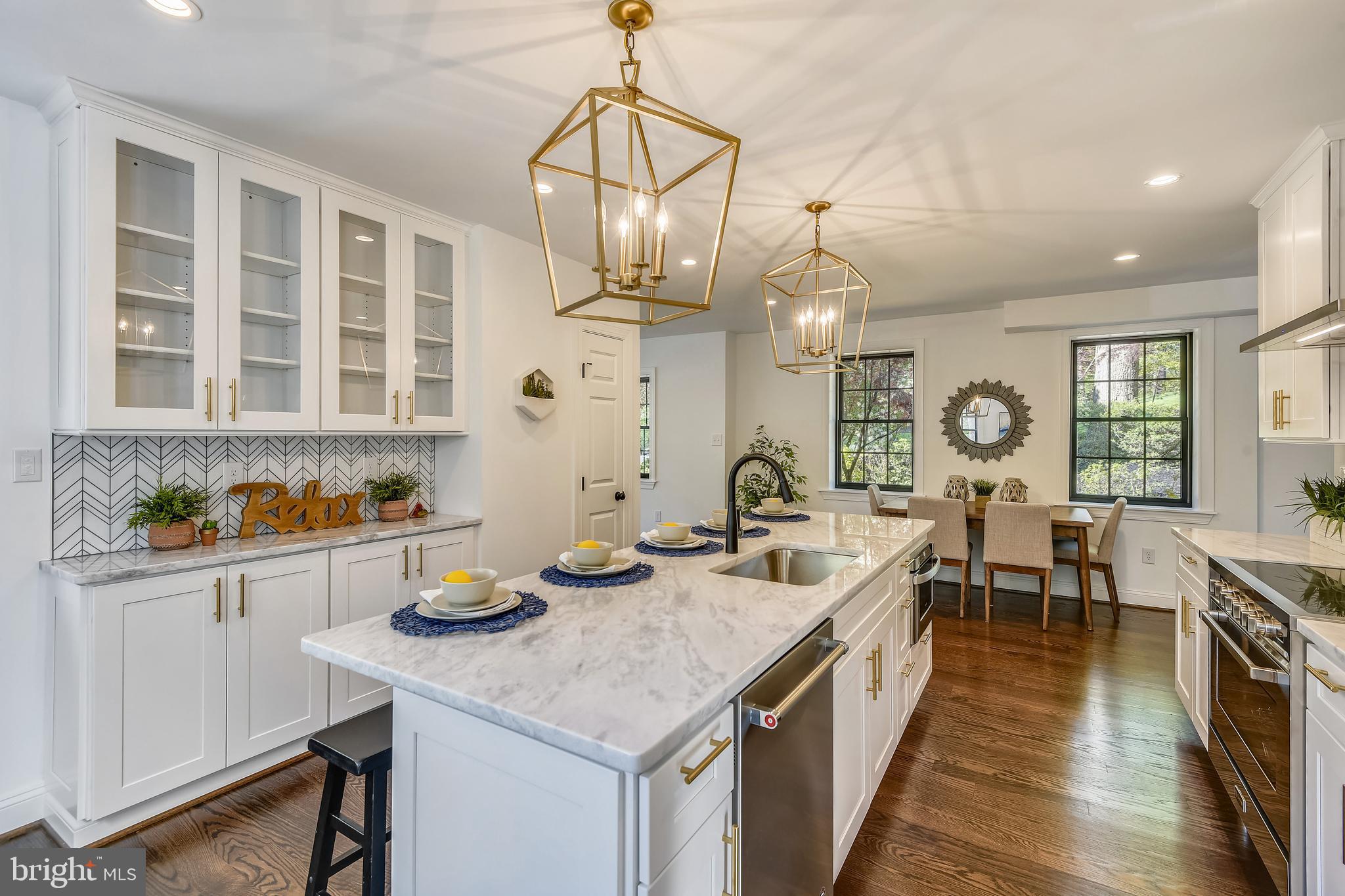 TUCKER - Residential