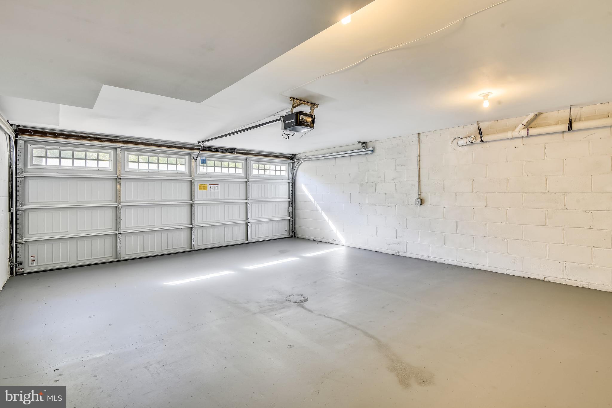 TUCKER - Residential