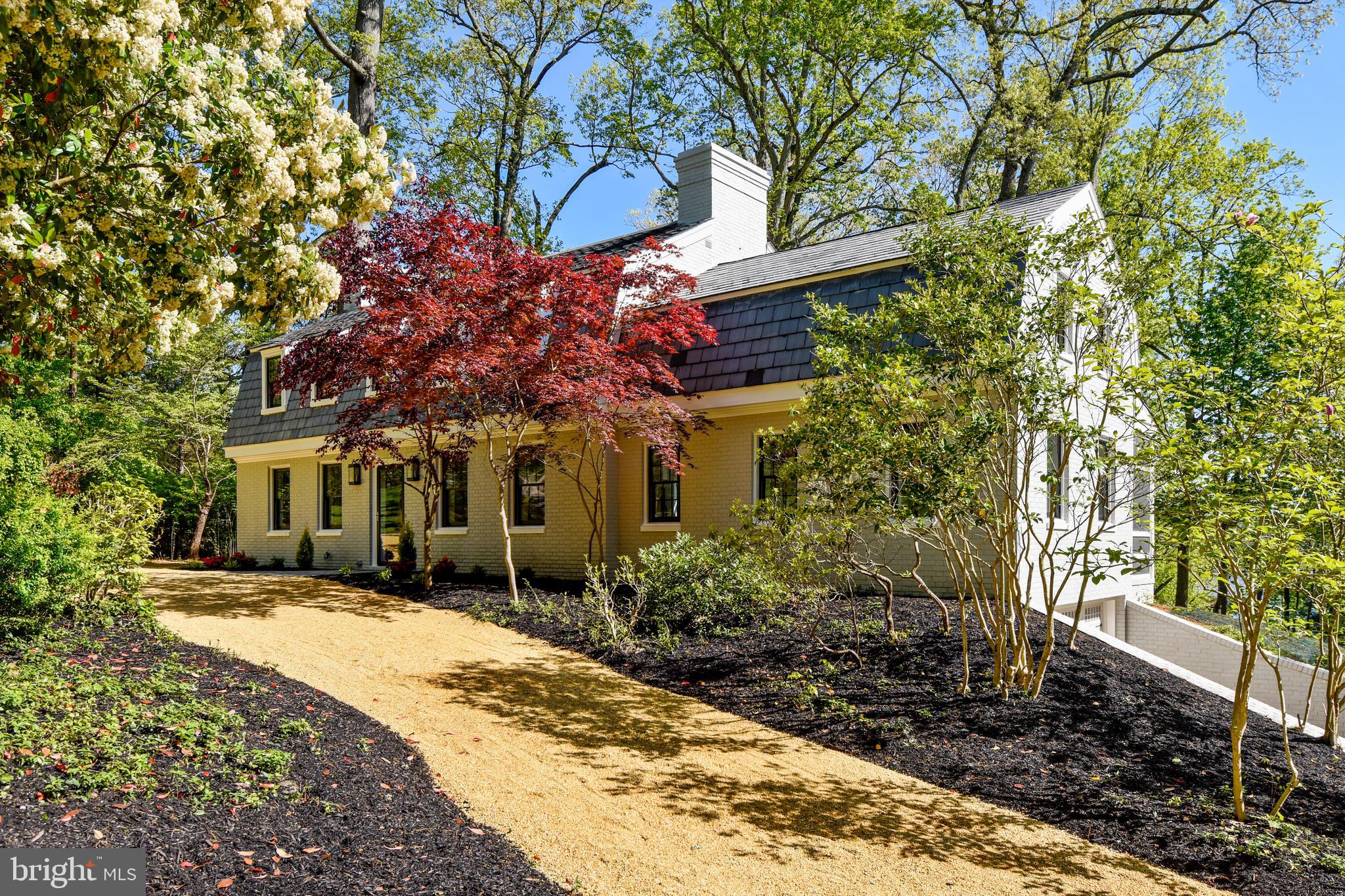 TUCKER - Residential