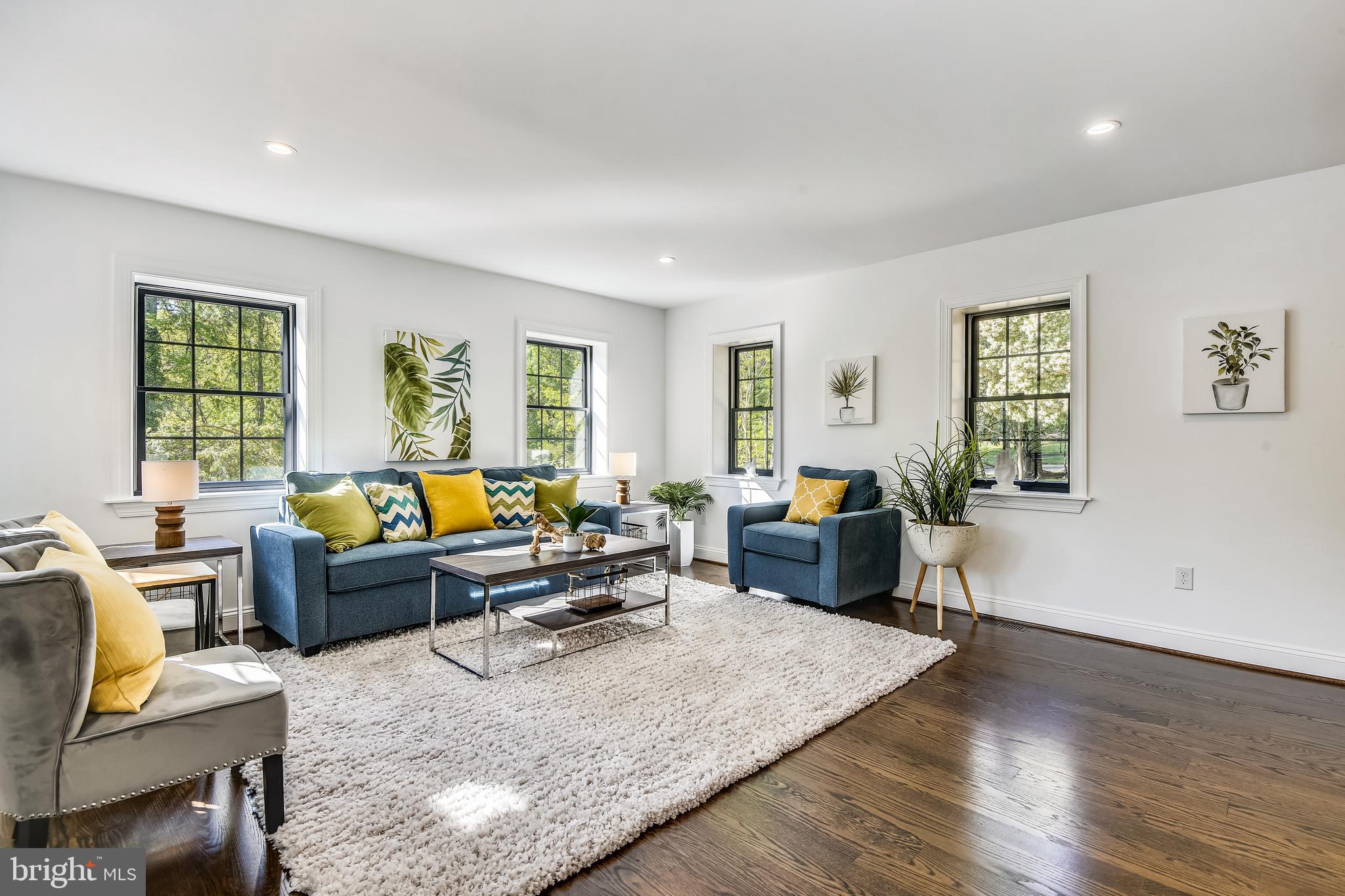 TUCKER - Residential