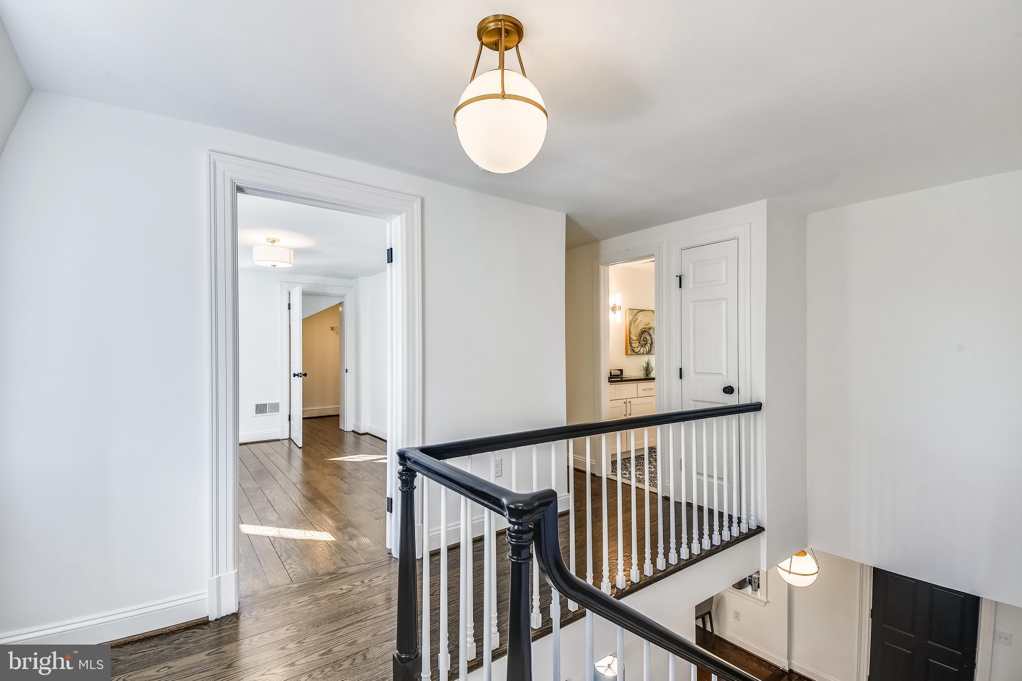 TUCKER - Residential