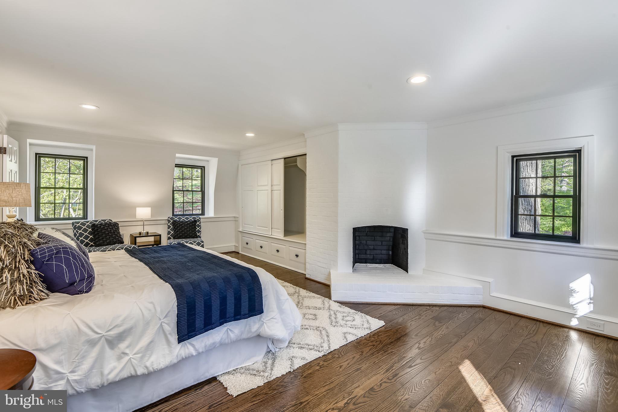 TUCKER - Residential