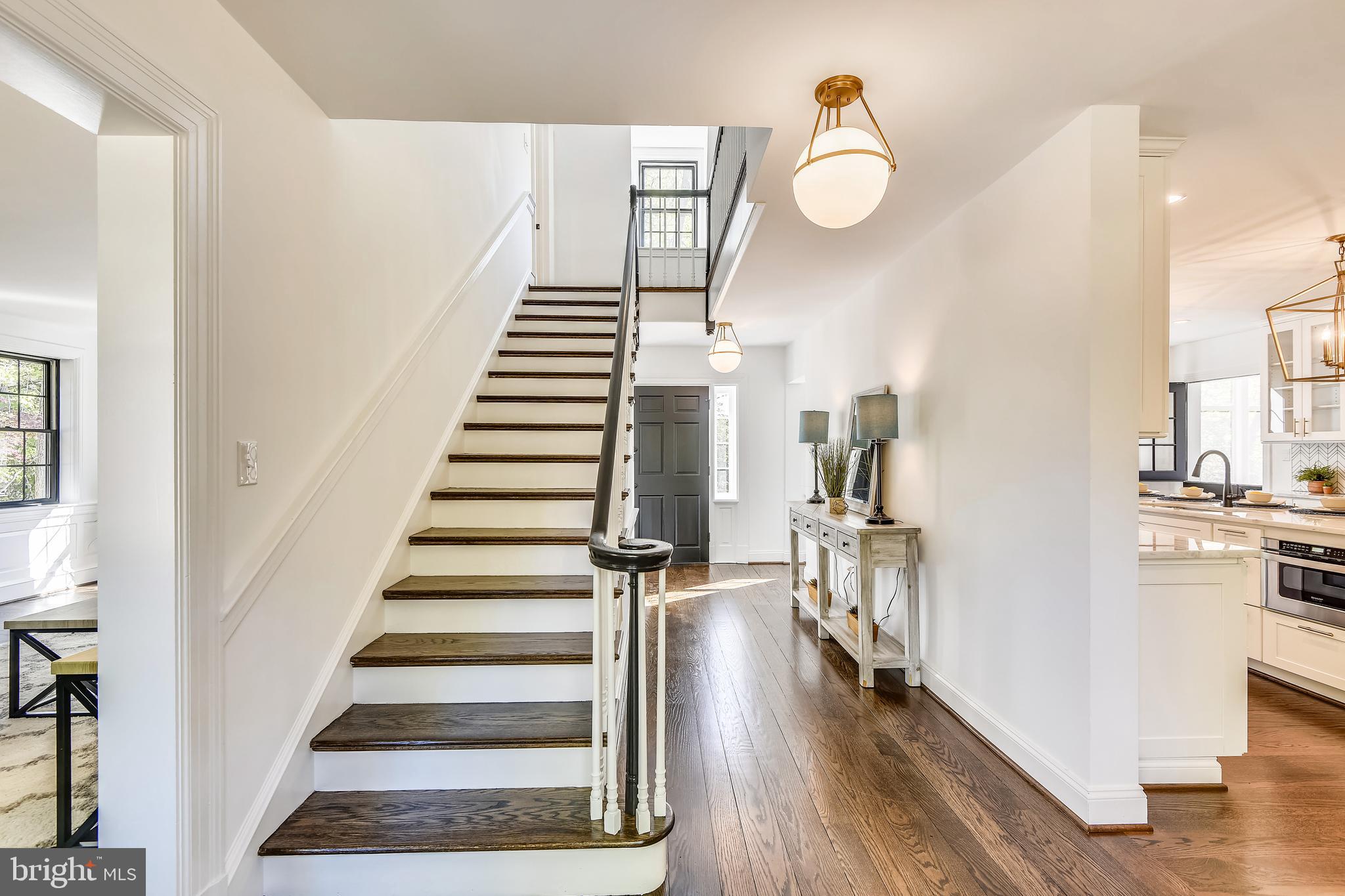 TUCKER - Residential