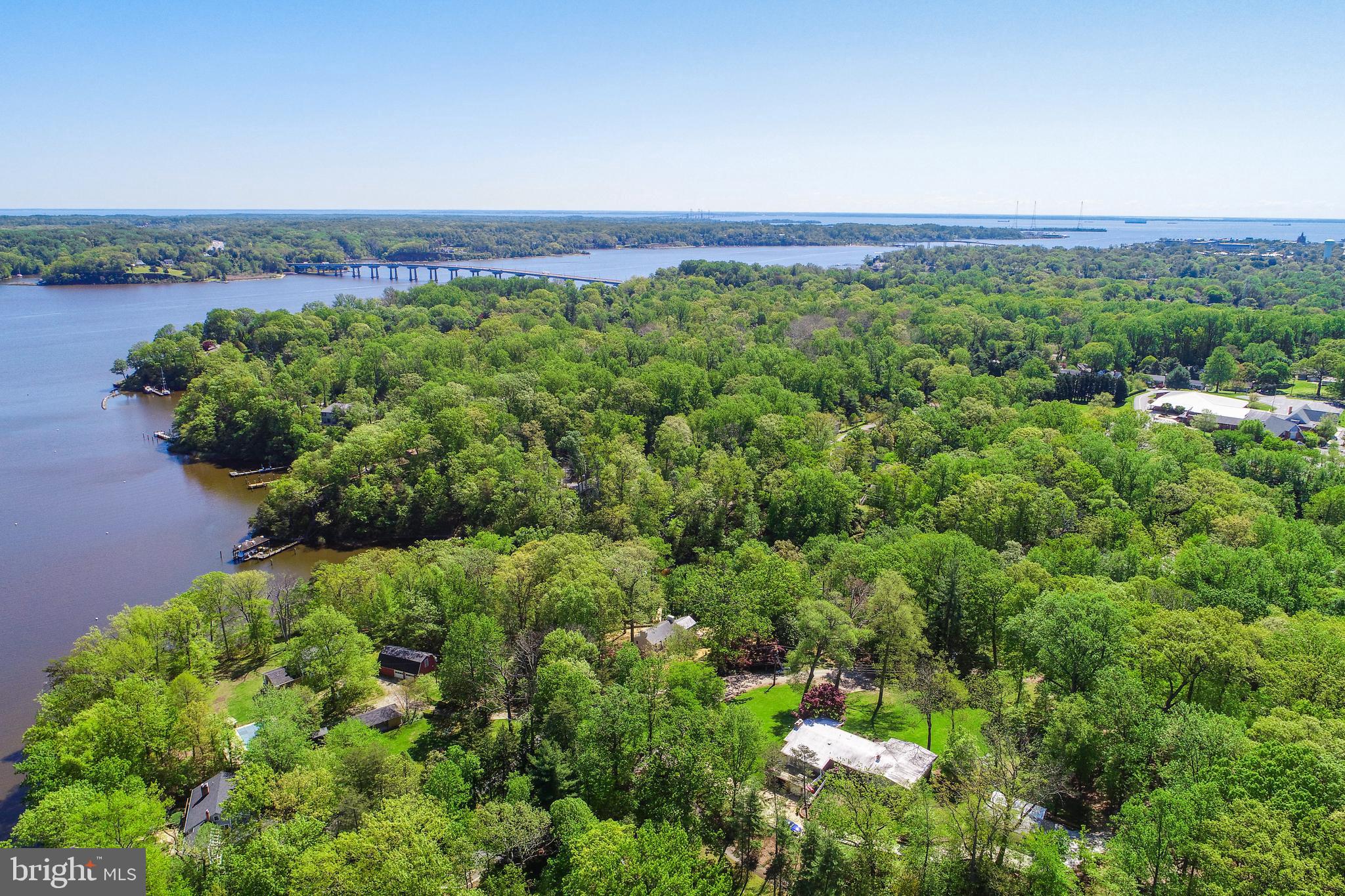 TUCKER - Residential