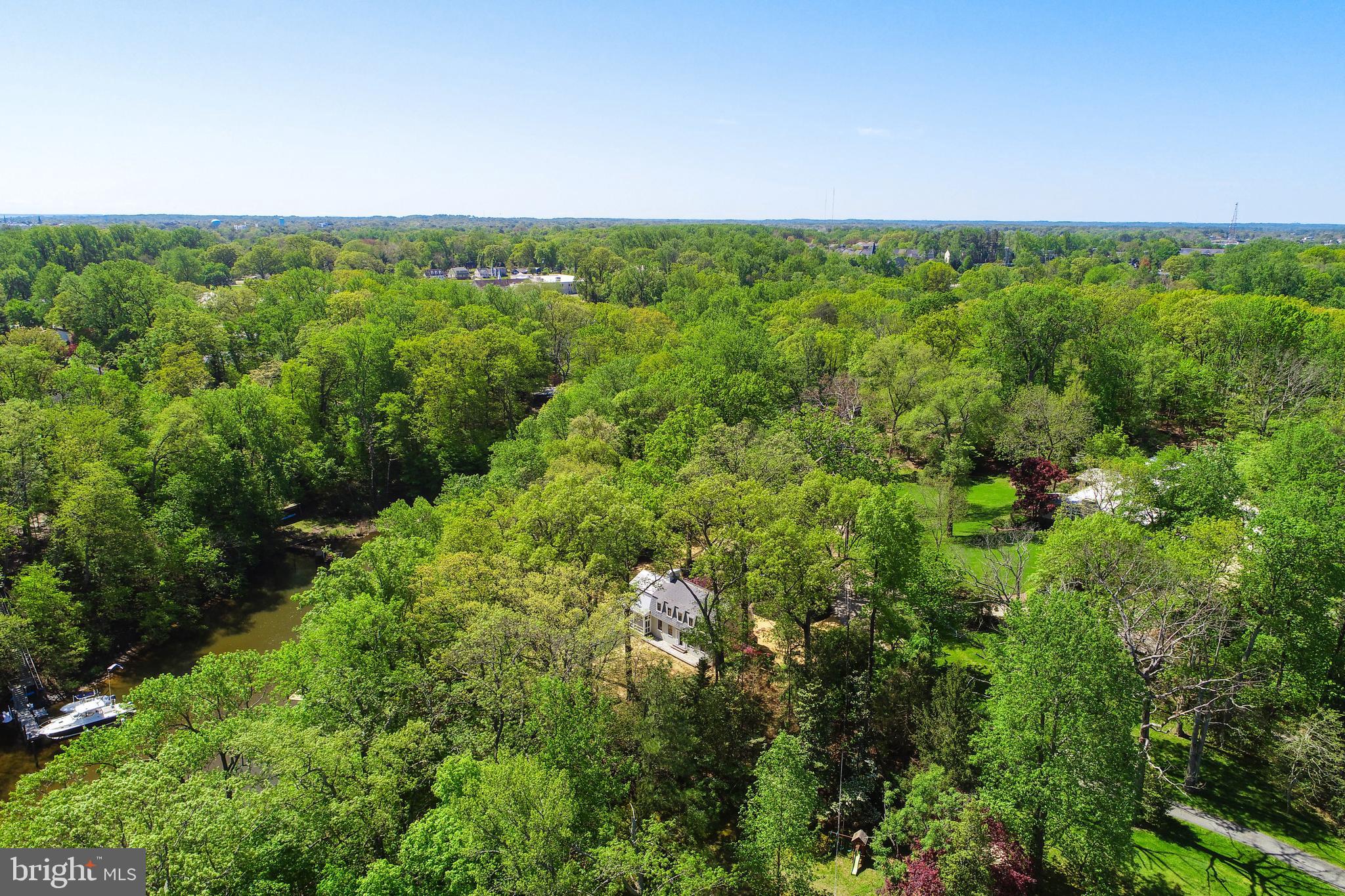 TUCKER - Residential