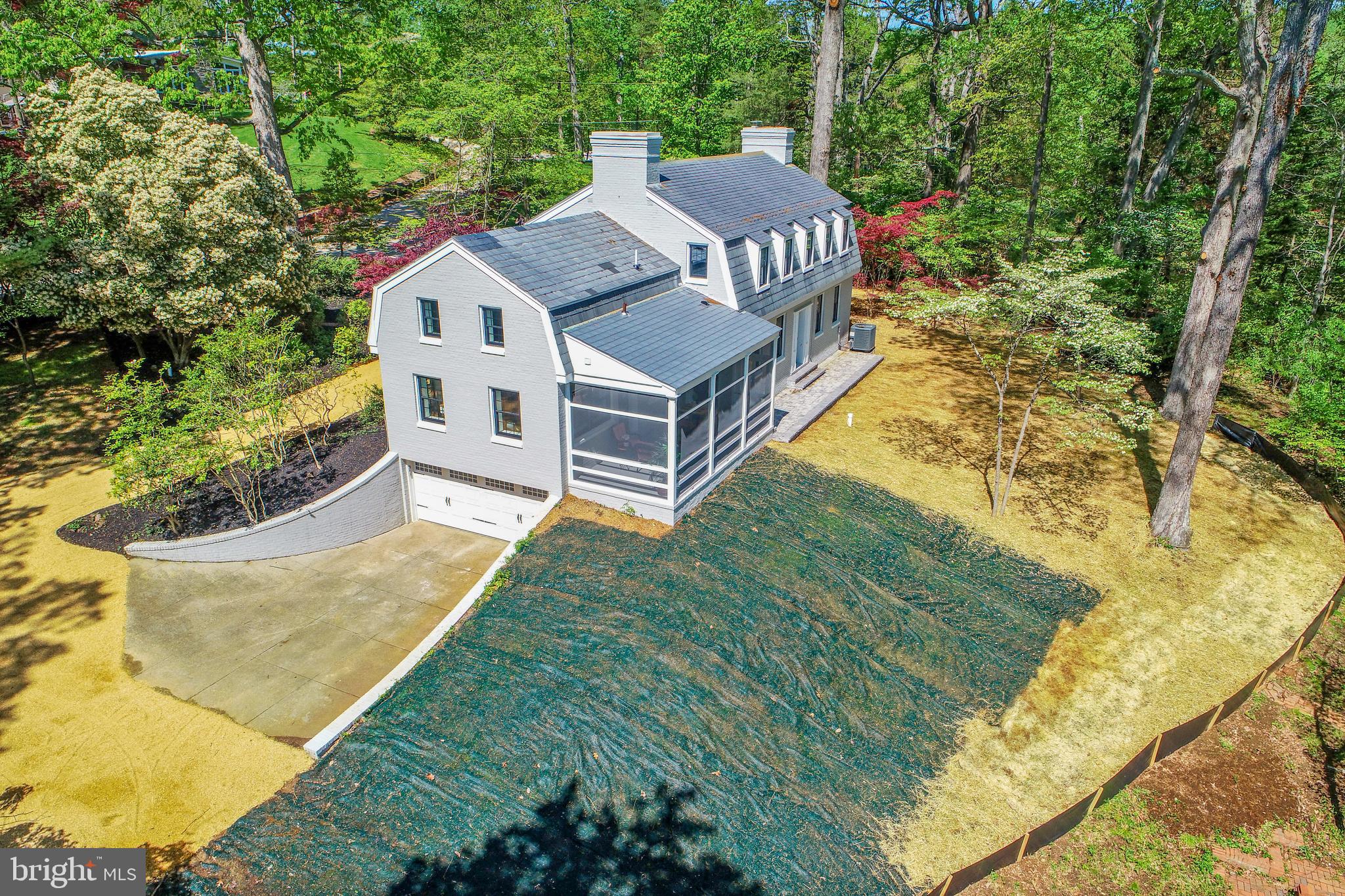 TUCKER - Residential