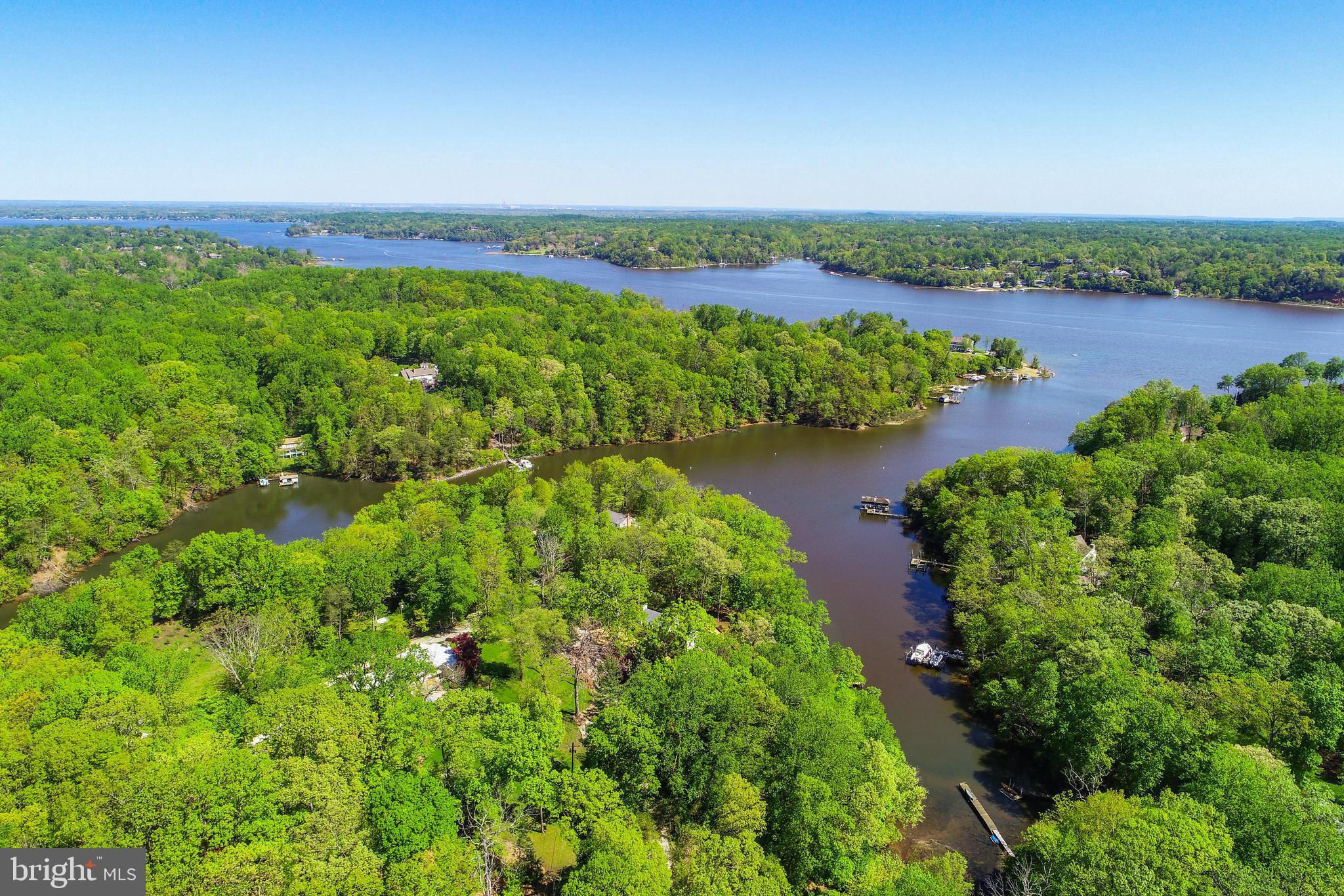 TUCKER - Residential